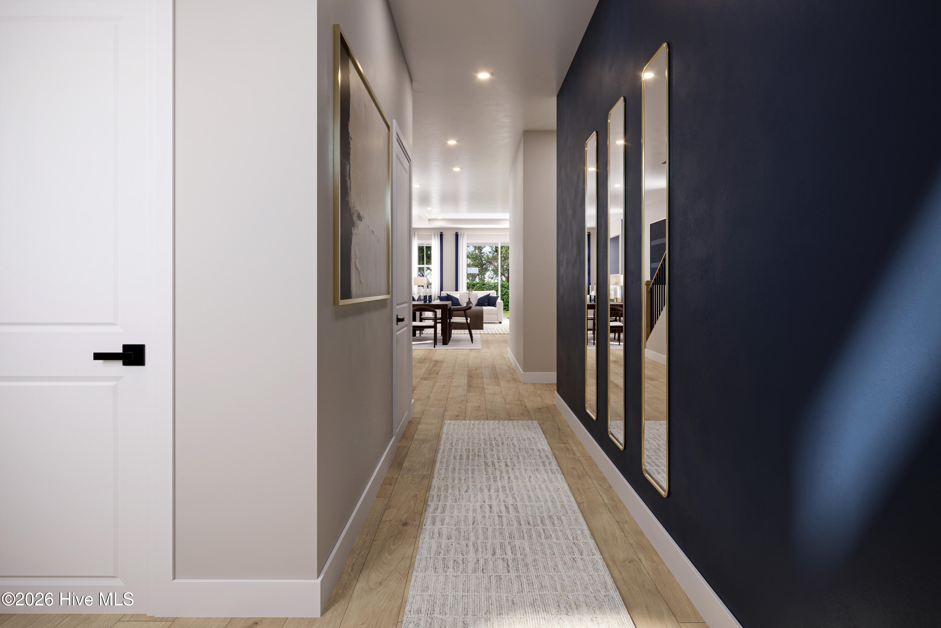 100607270 | Photo 2