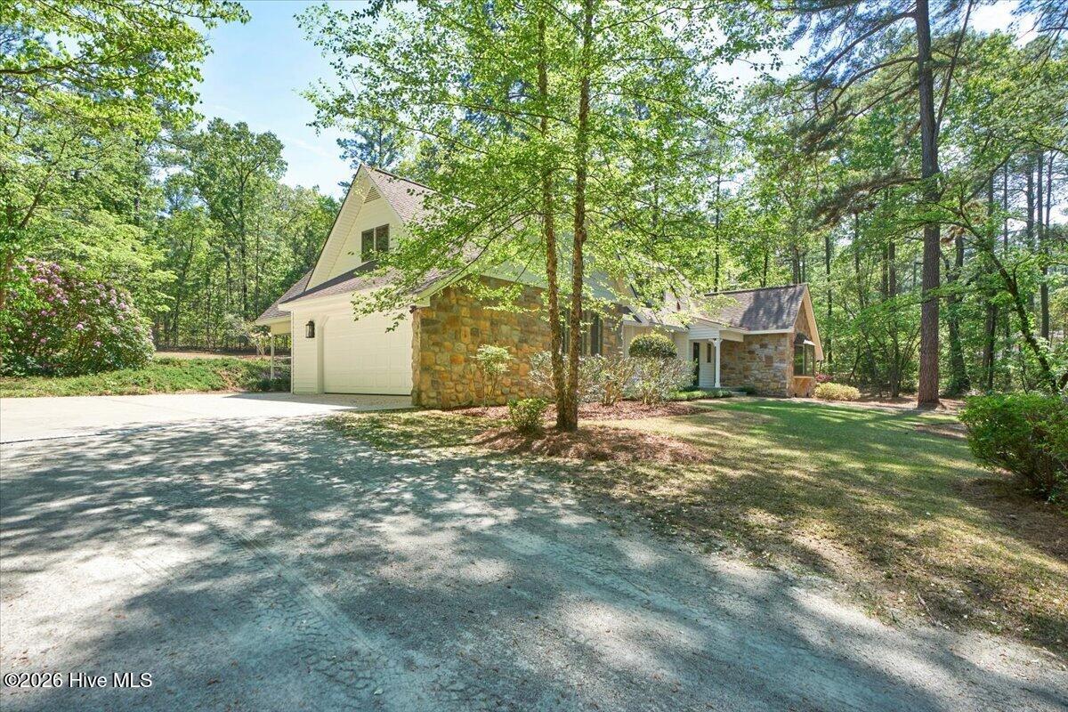 141 Bridgewater Drive, Southern Pines, NC, 28387