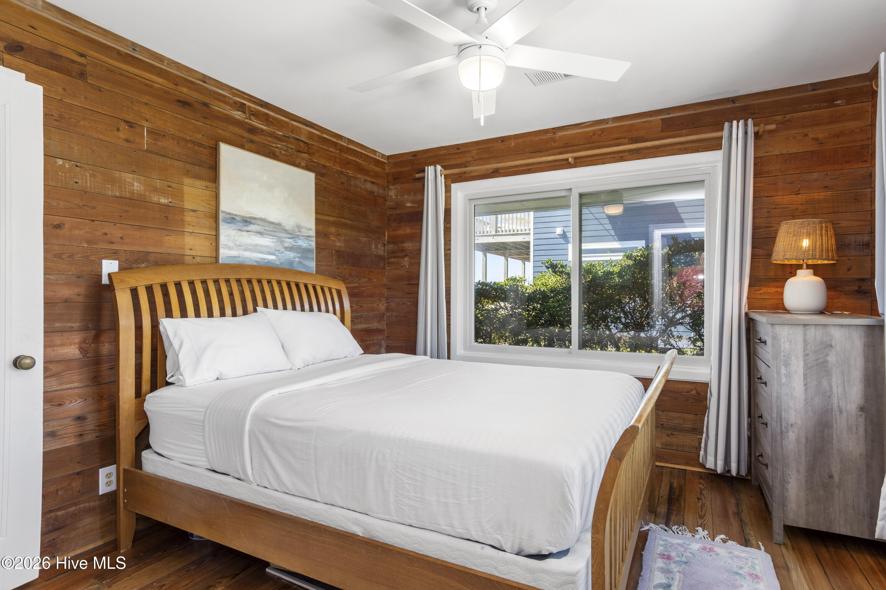 100553292 | Photo 46