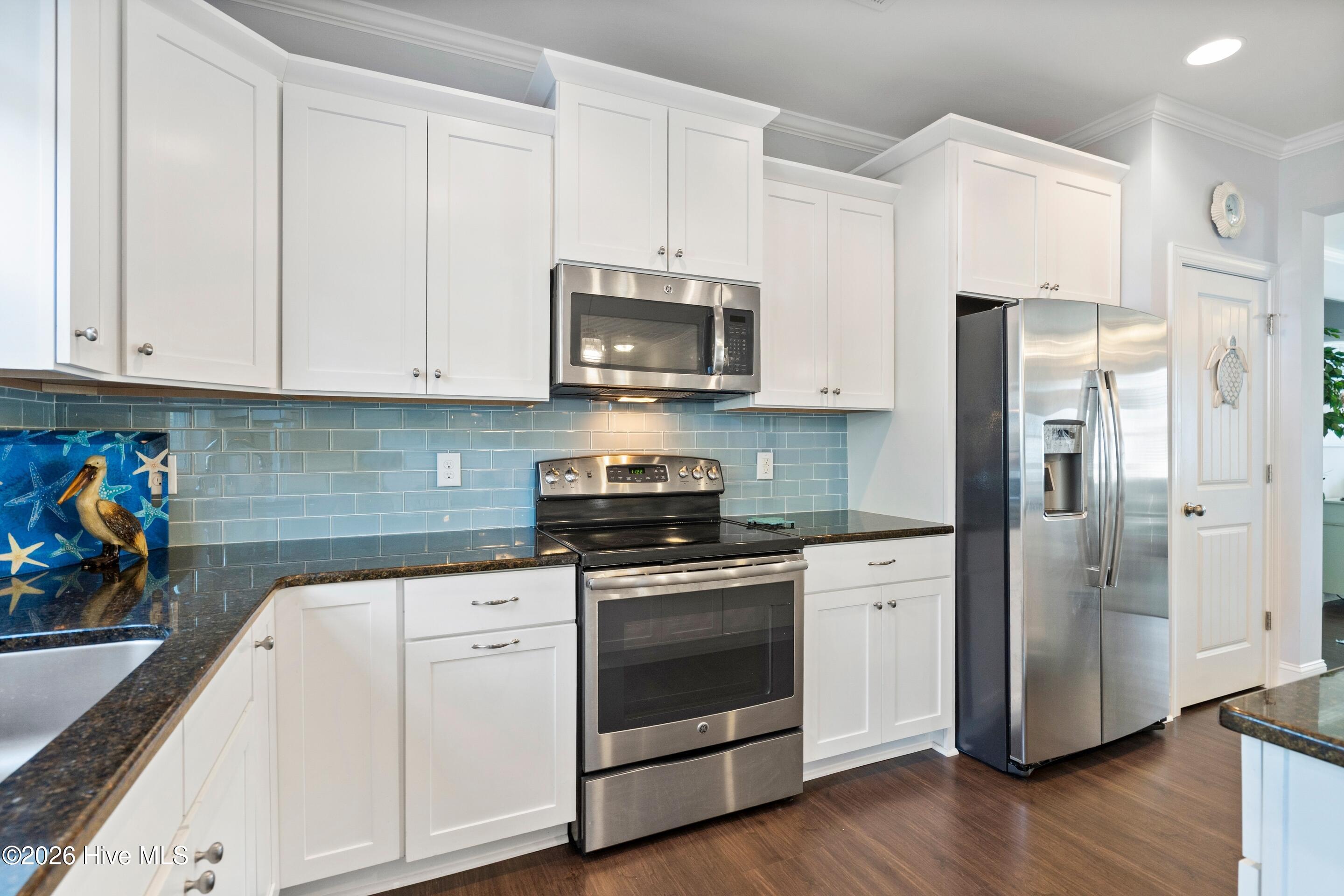 100549169 | Photo 13