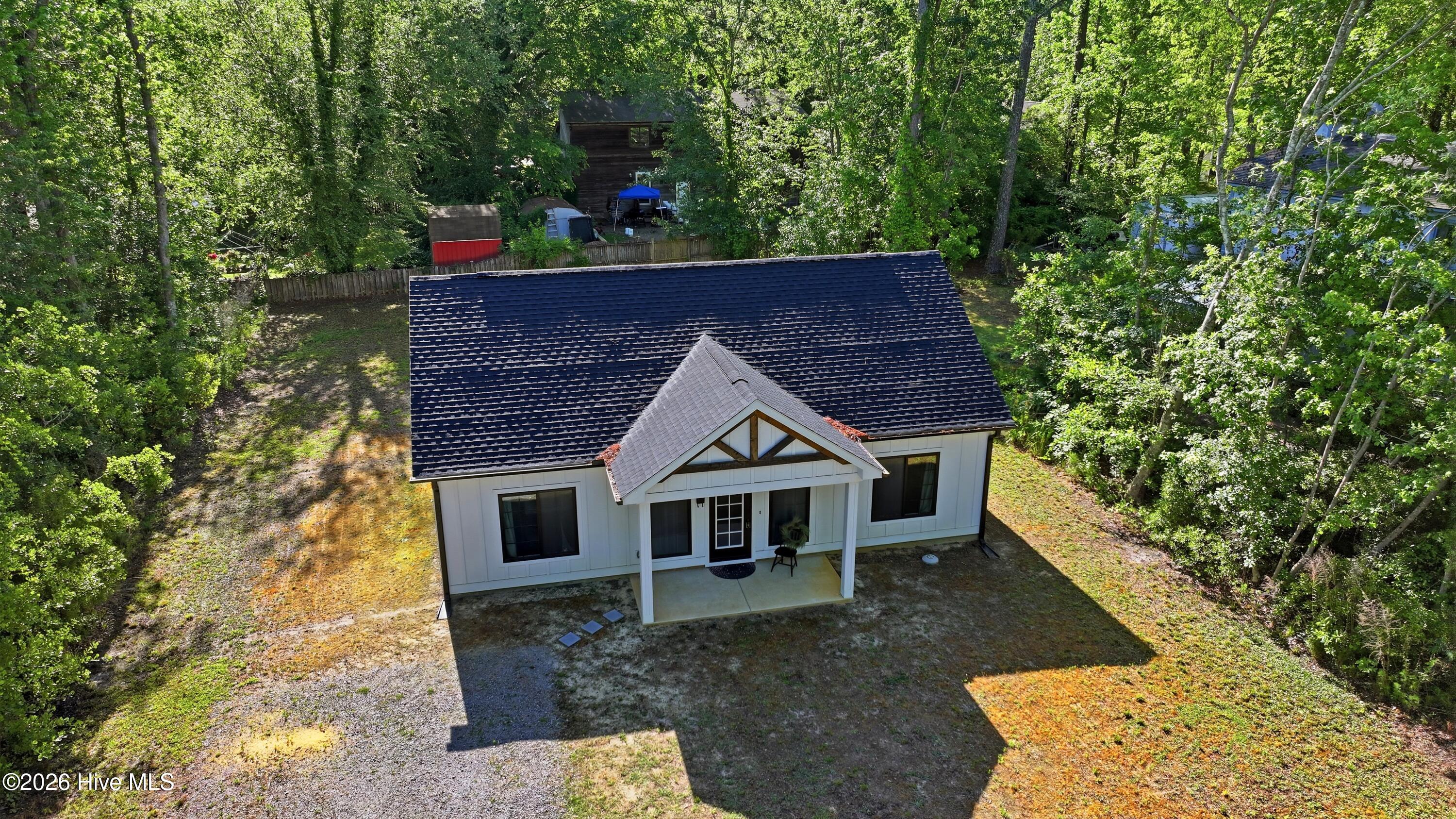 100570518 | Photo 32