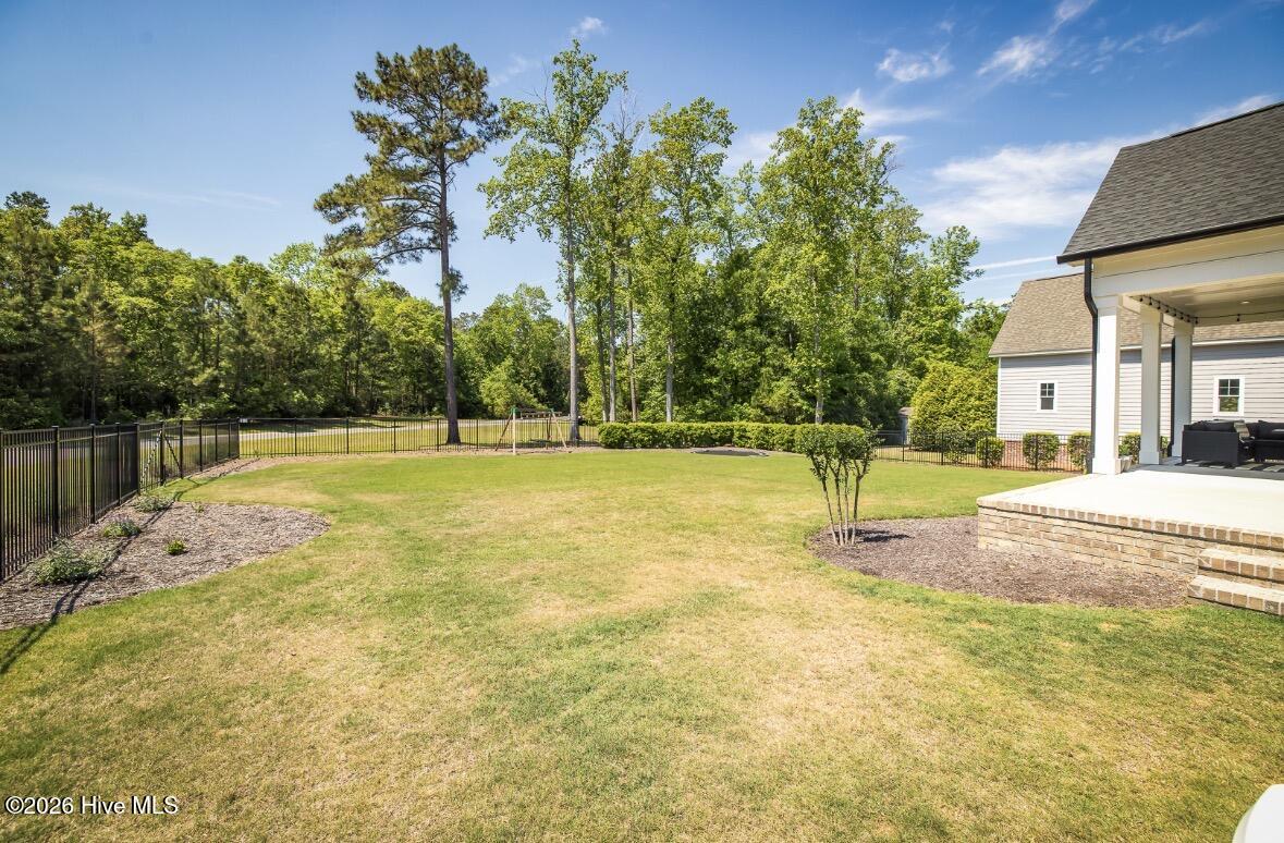 100567663 | Photo 28