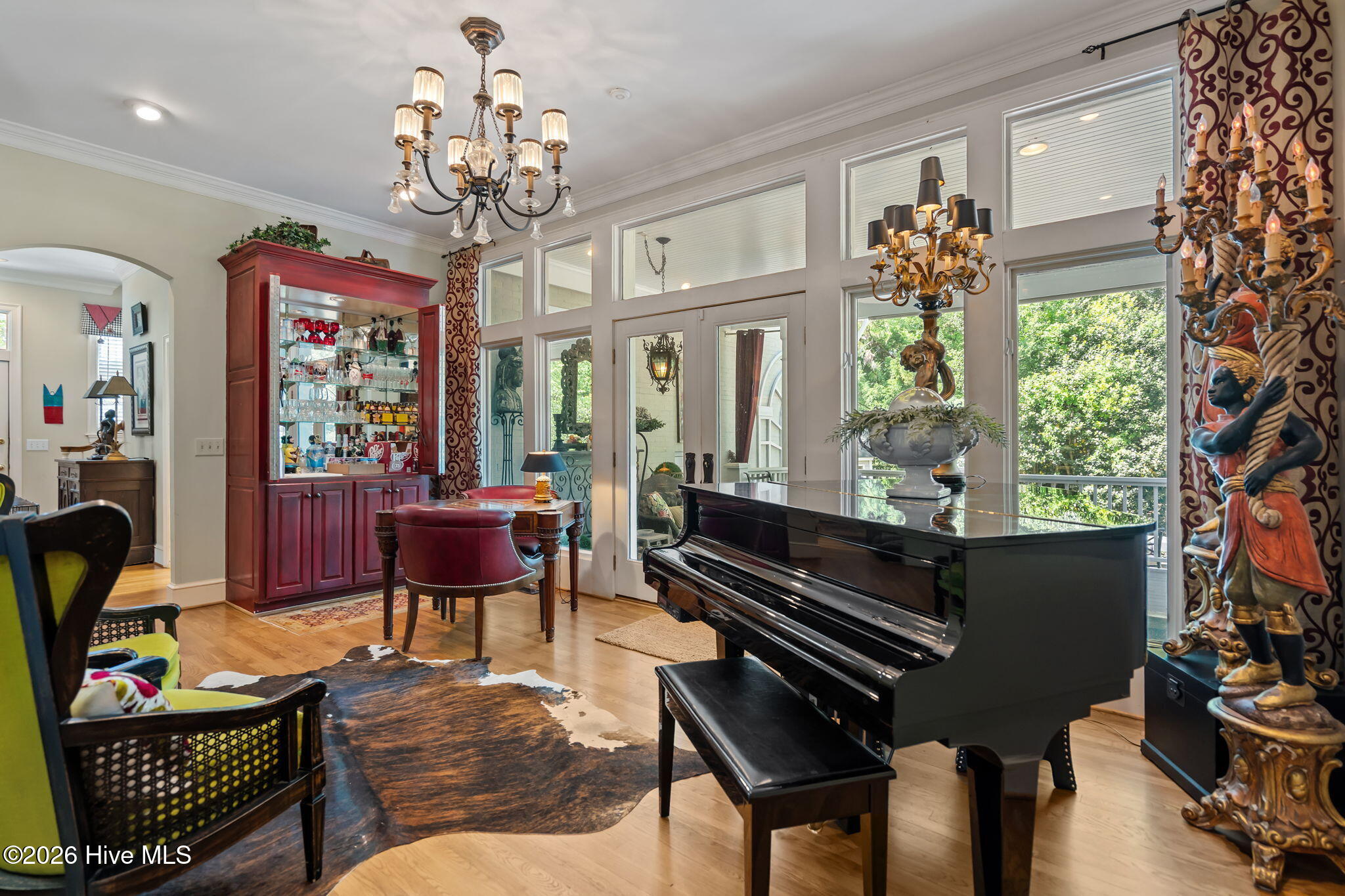 100570294 | Photo 12