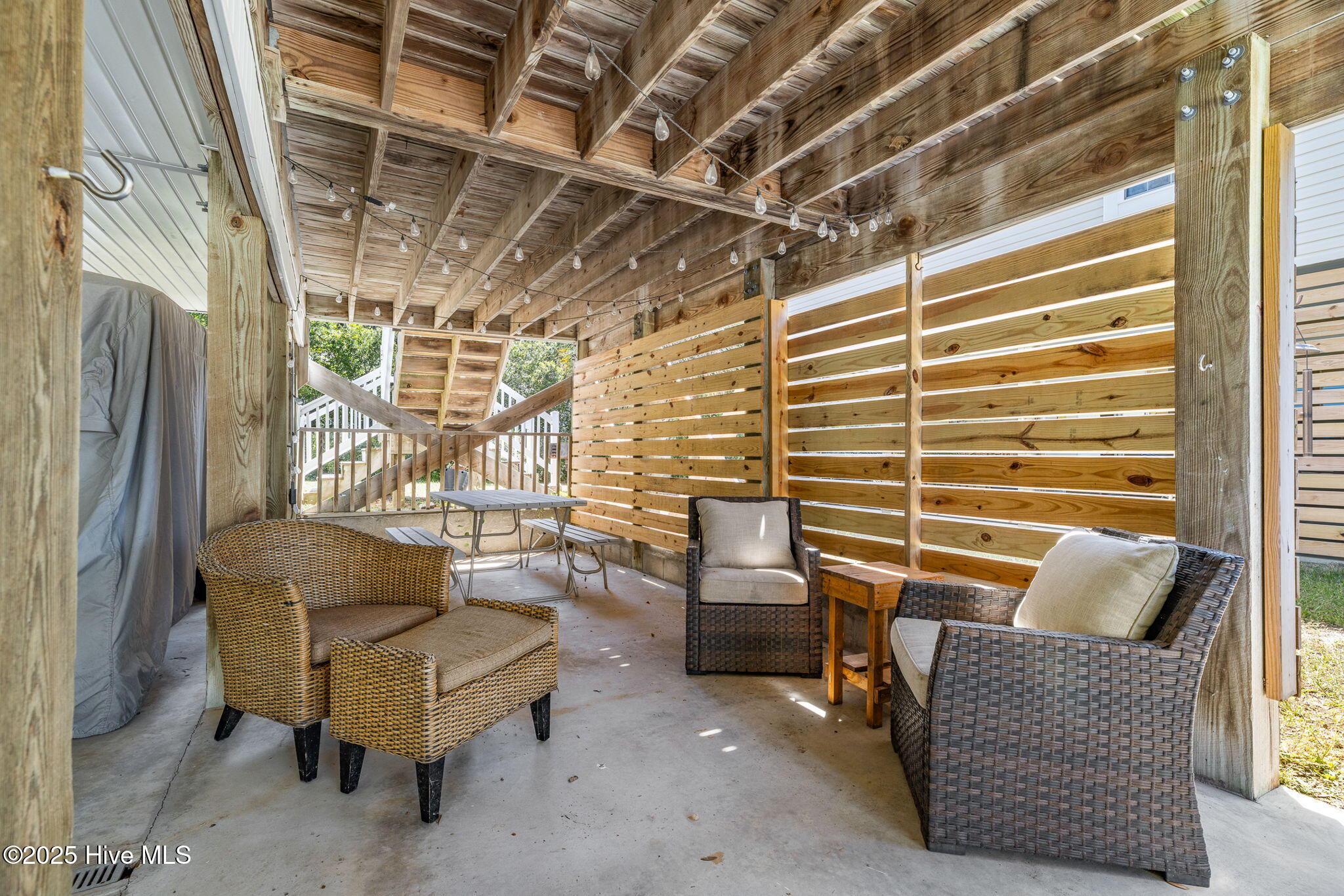 106 SE 44th Street, Oak Island, NC, 28465