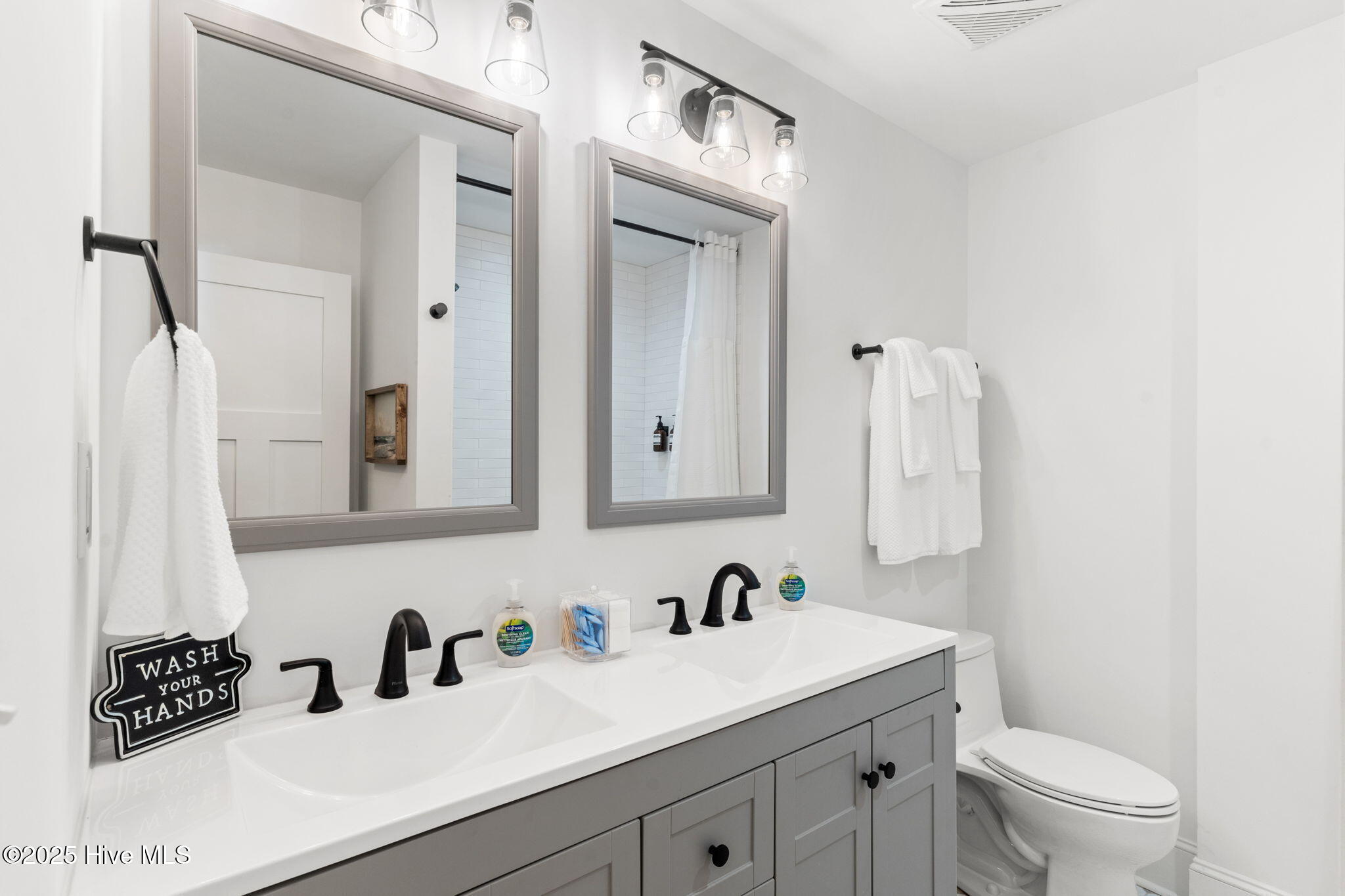 100492743 | Photo 29