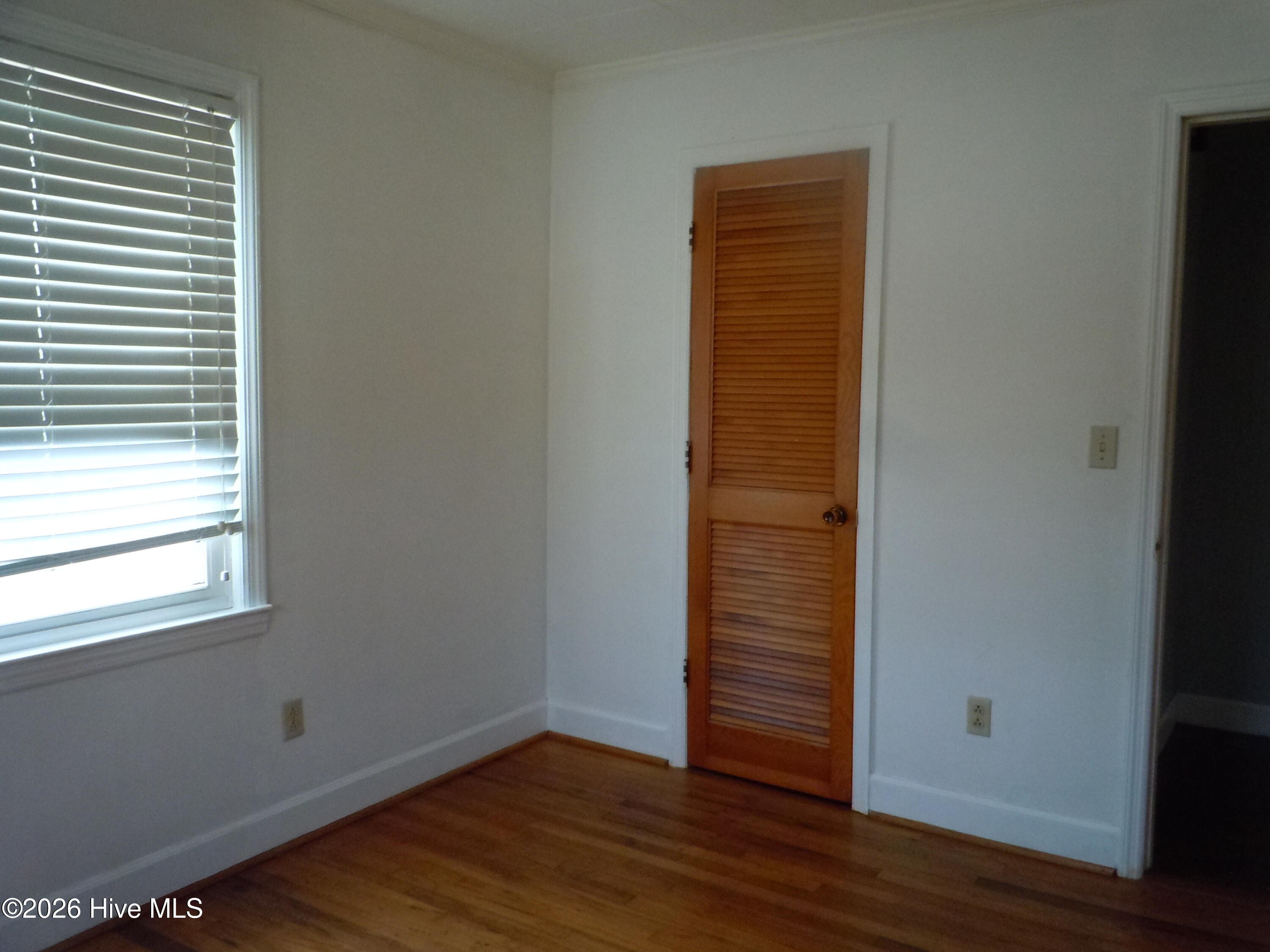 100565752 | Photo 29