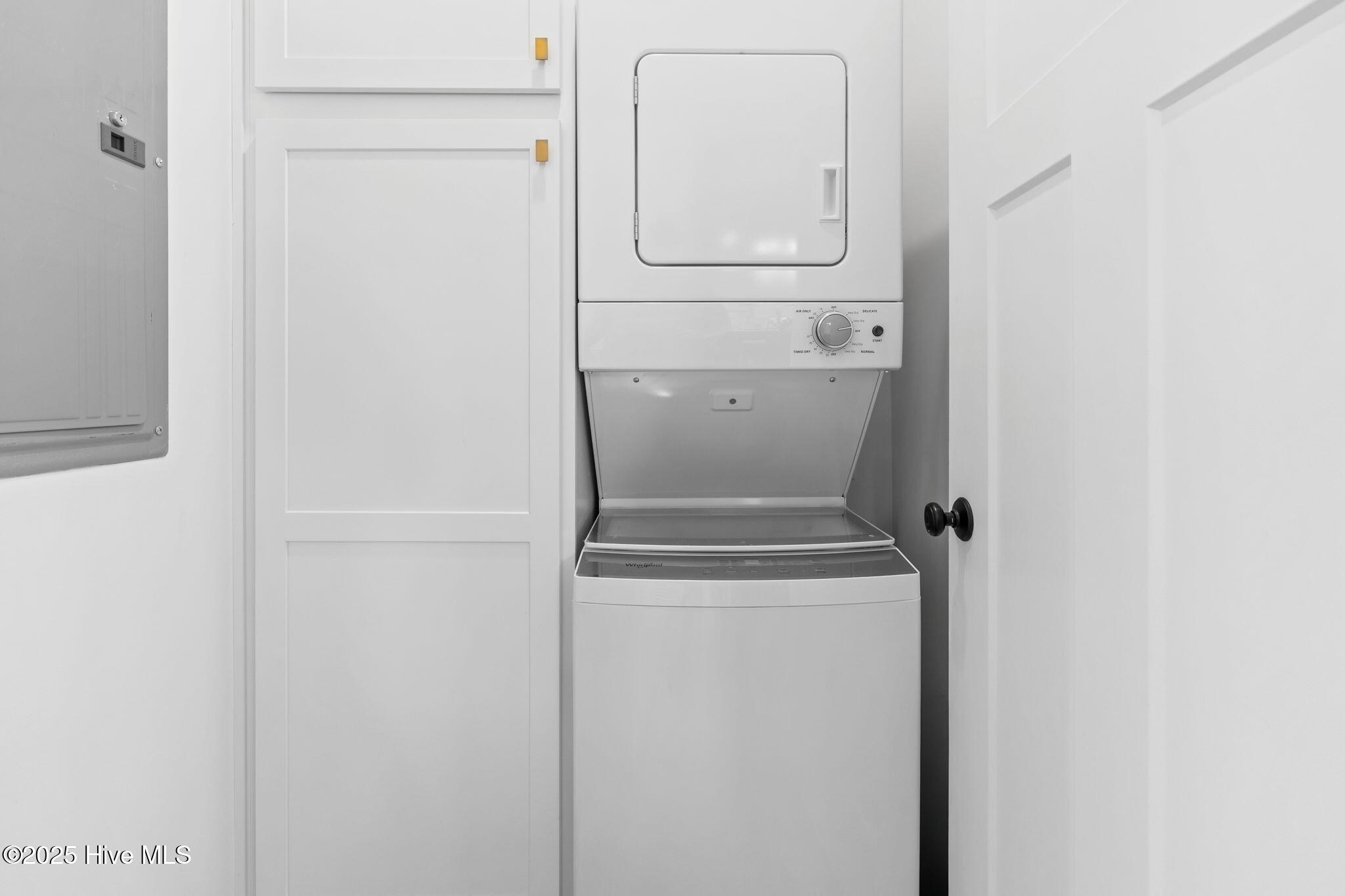 100548634 | Photo 49