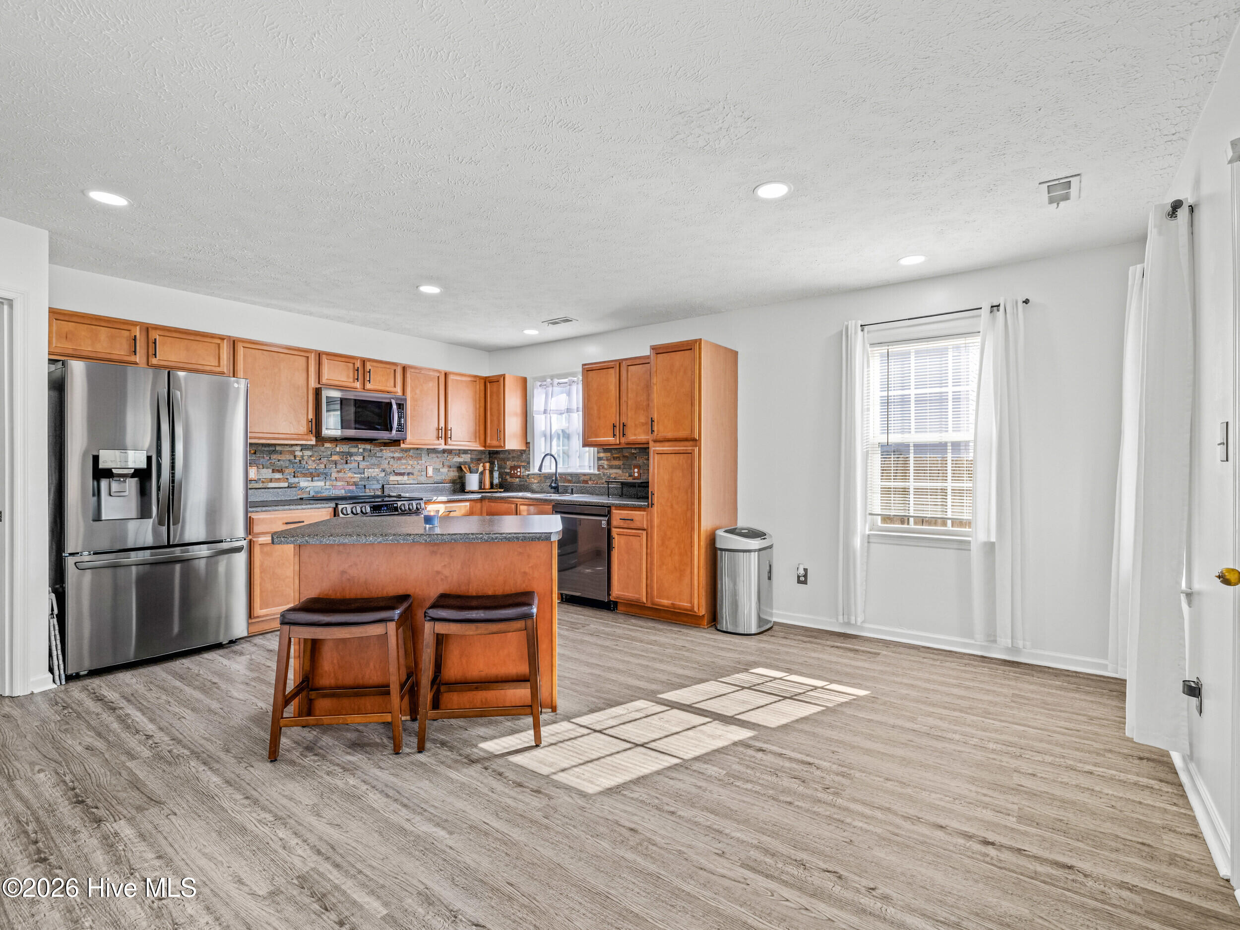 100554161 | Photo 25