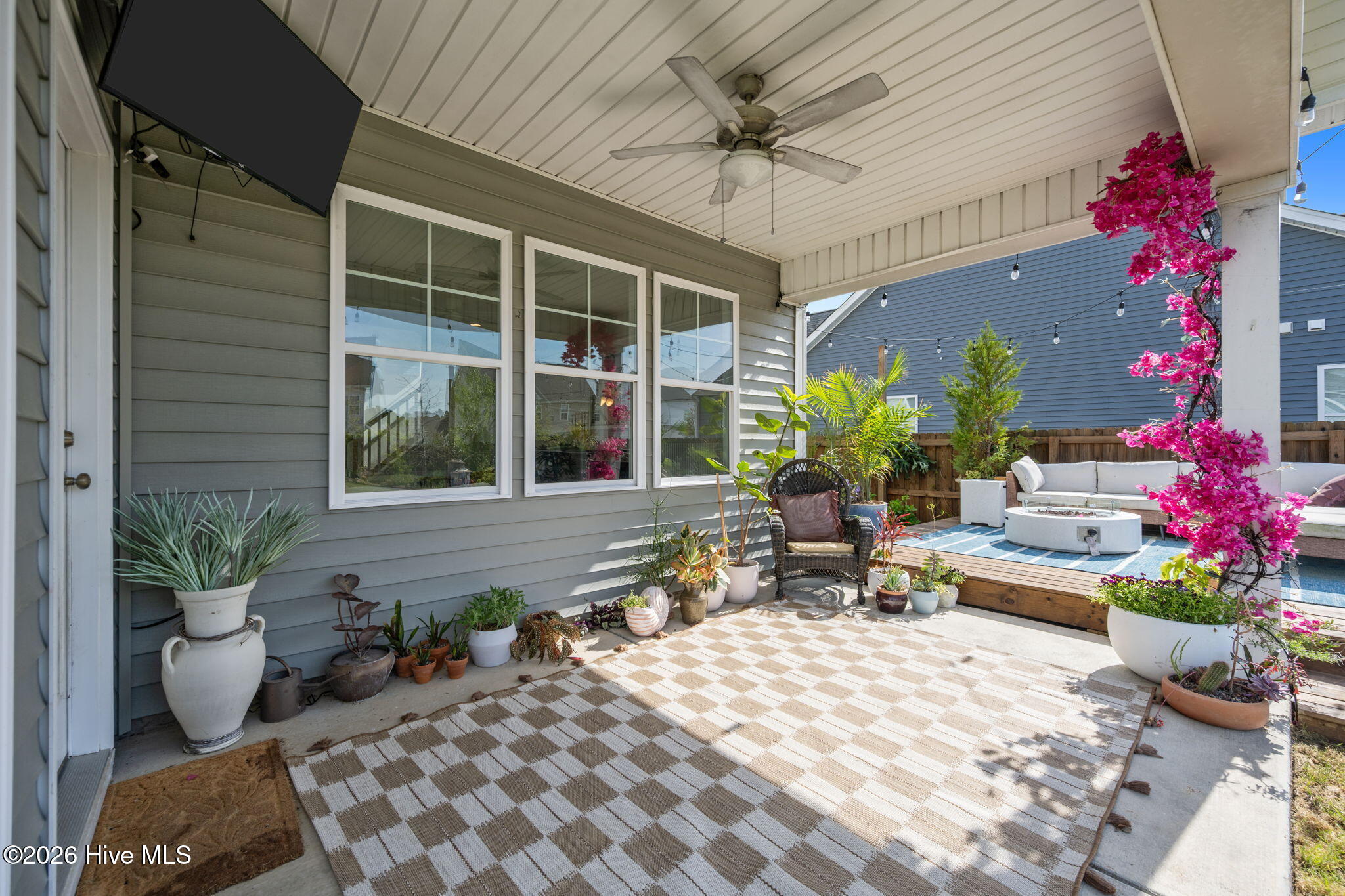 100566111 | Photo 42