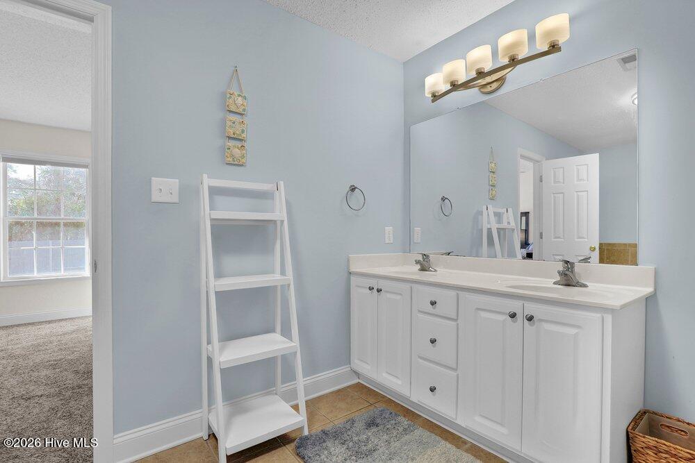 100555437 | Photo 14