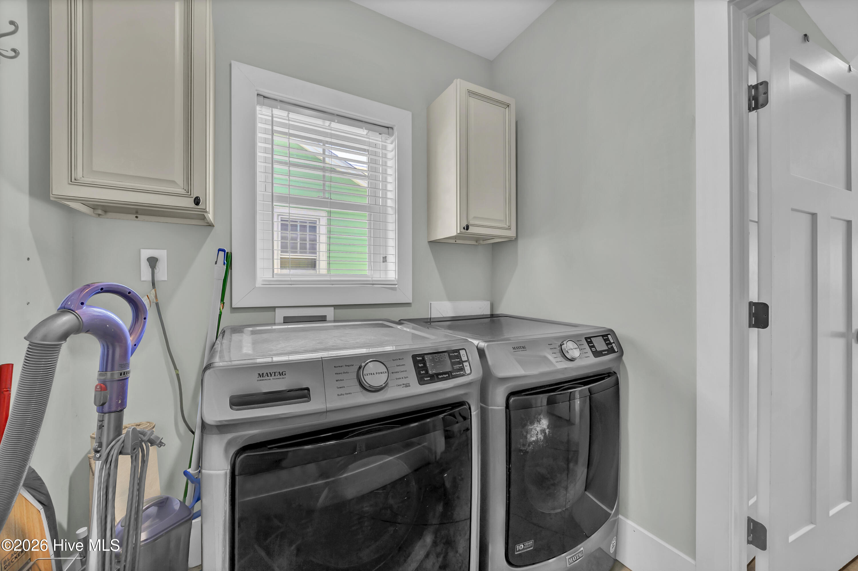 100558745 | Photo 26