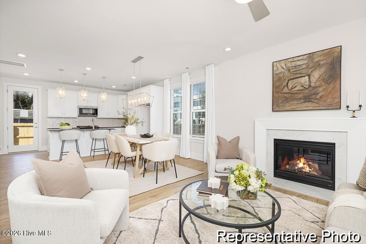 100547748 | Photo 11