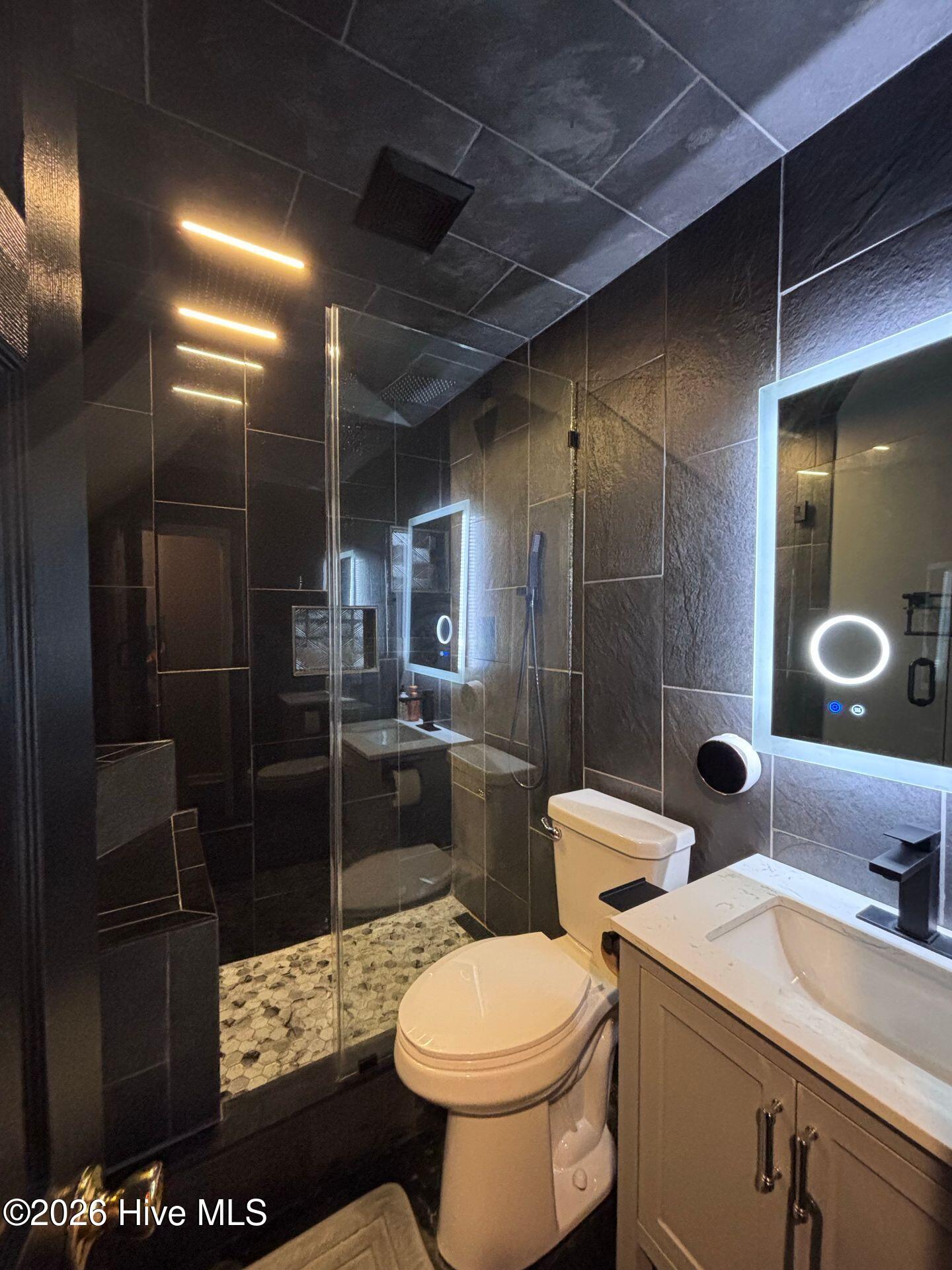 100555707 | Photo 28