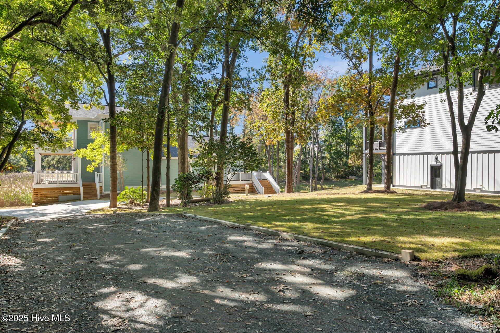 100540114 | Photo 55