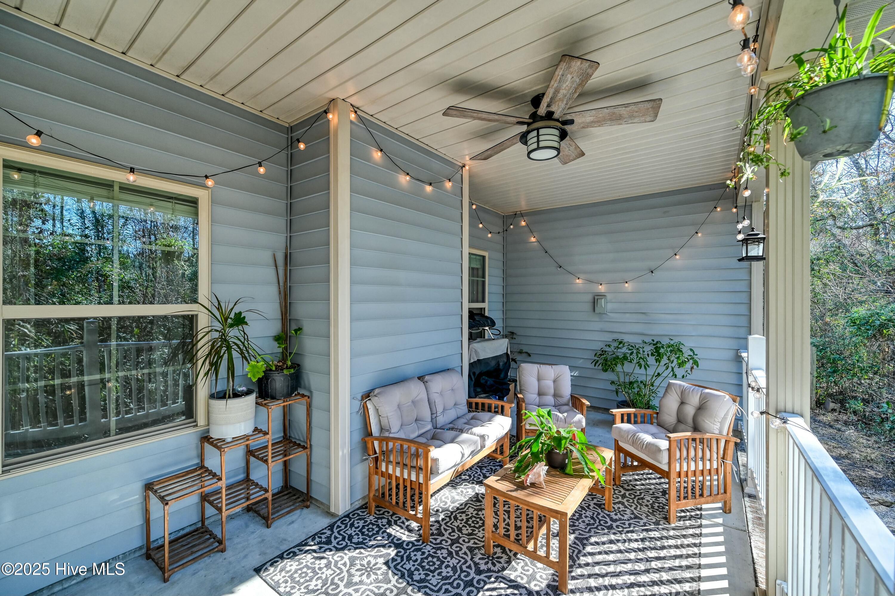 100561132 | Photo 44