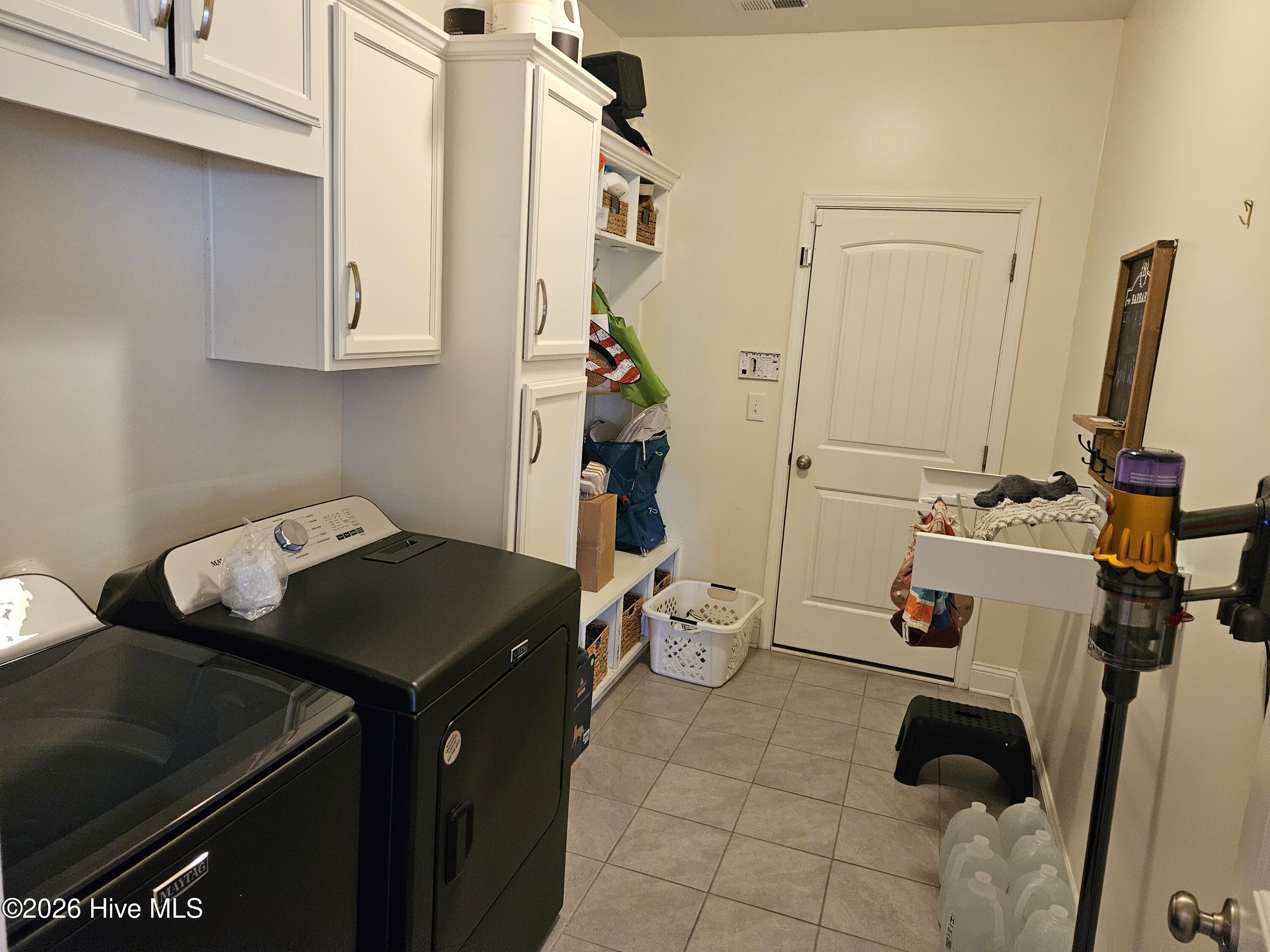 100568261 | Photo 31