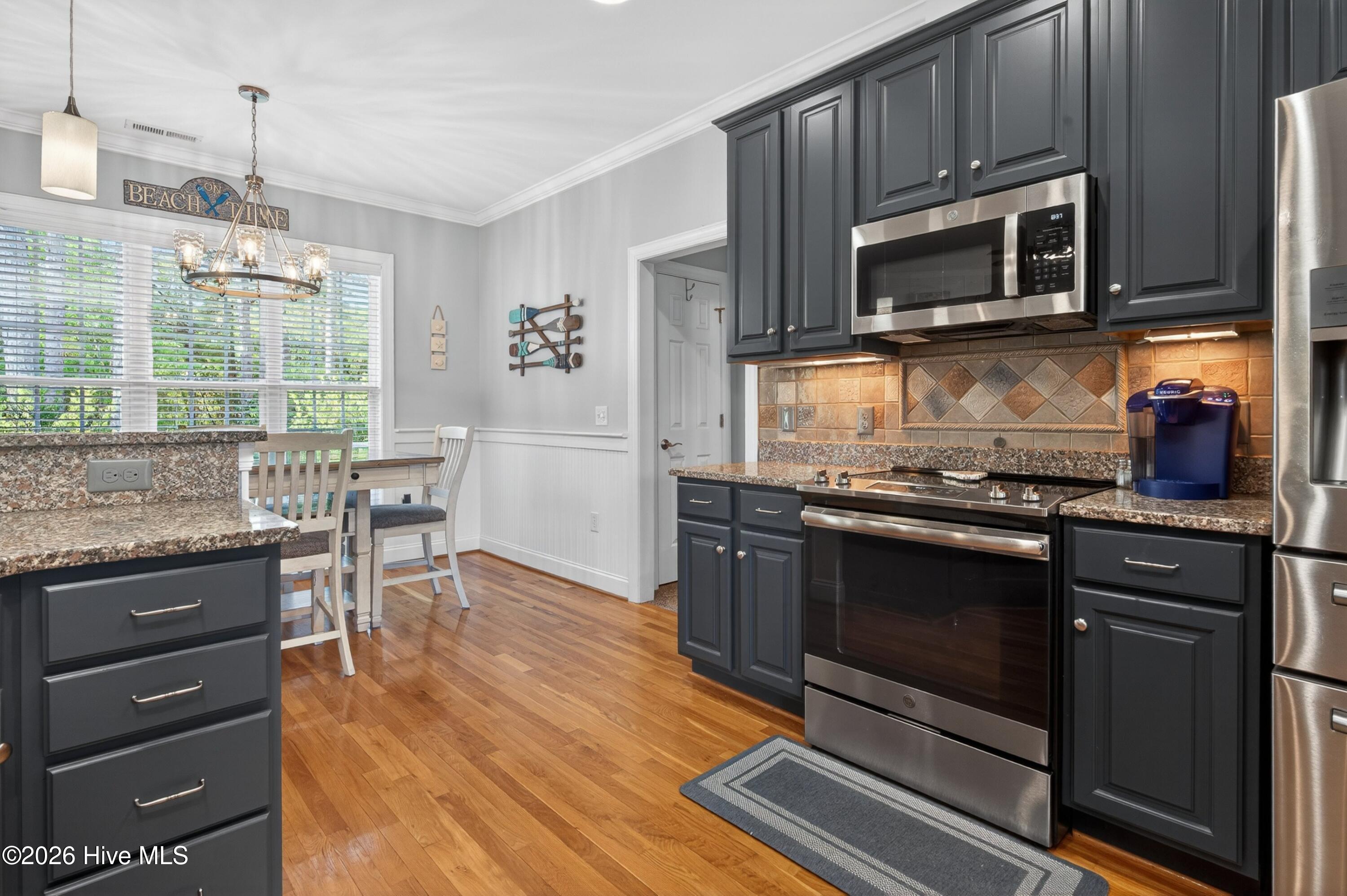 100567726 | Photo 19