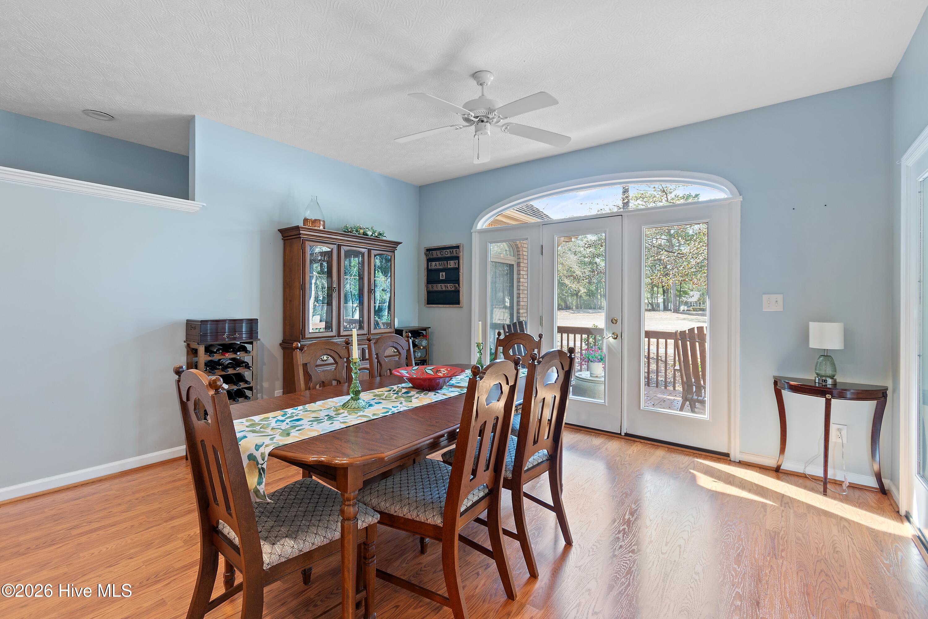 100558651 | Photo 14