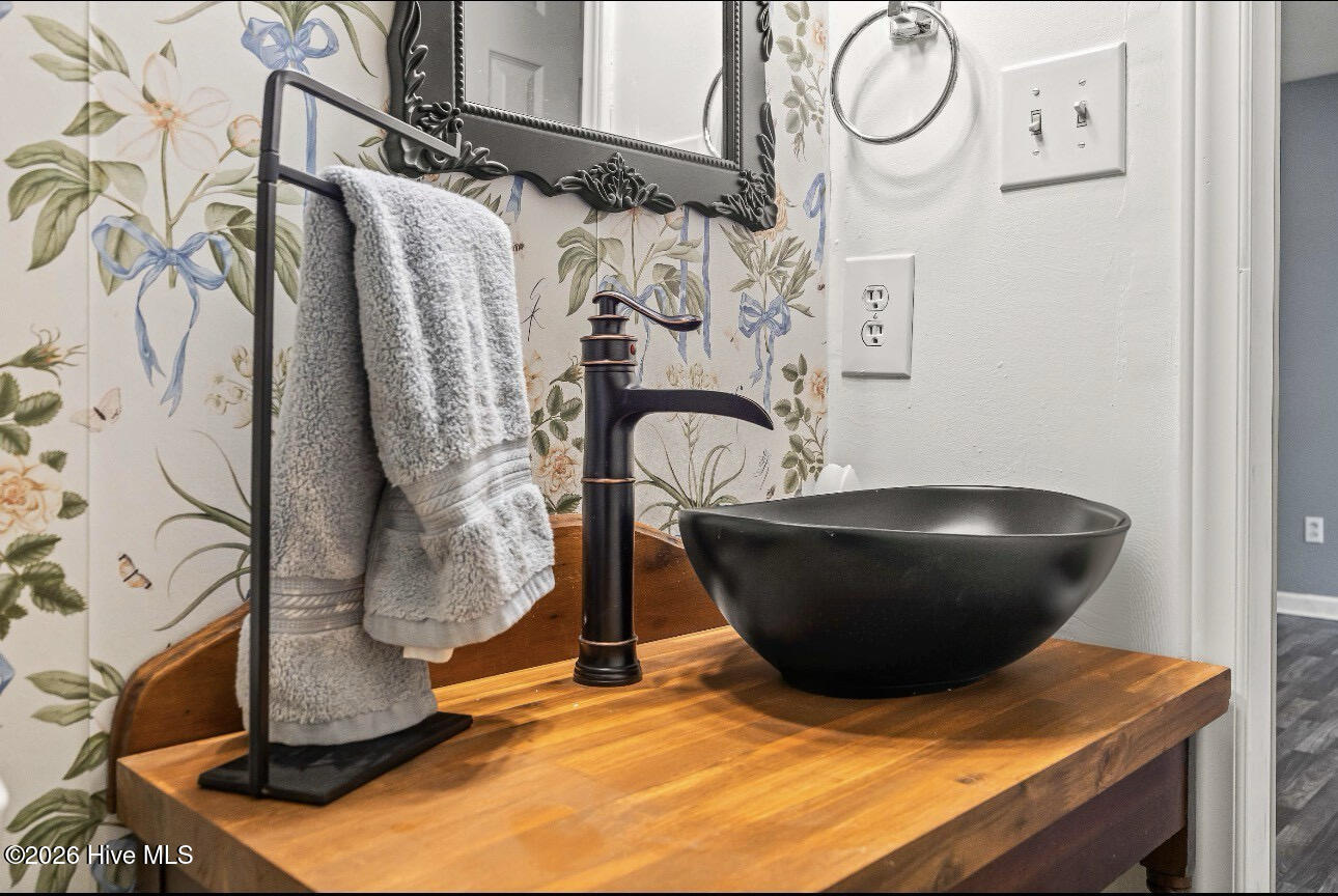 100550211 | Photo 19