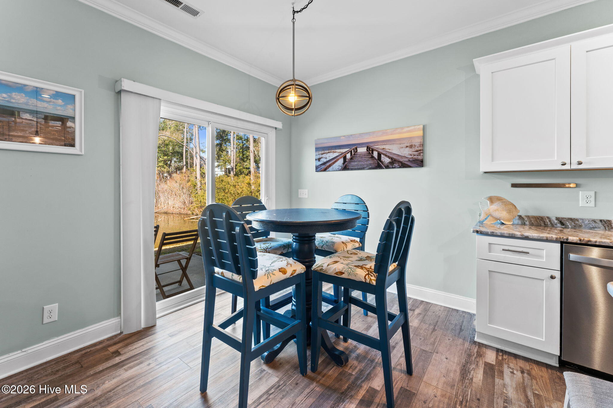 100552561 | Photo 11