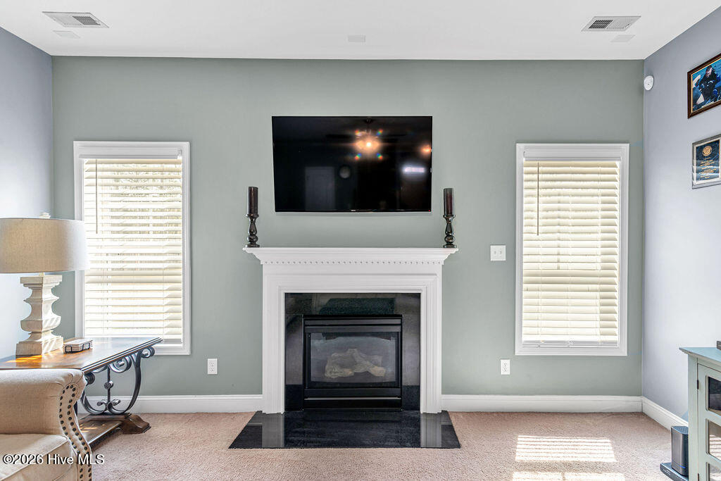 100564004 | Photo 18