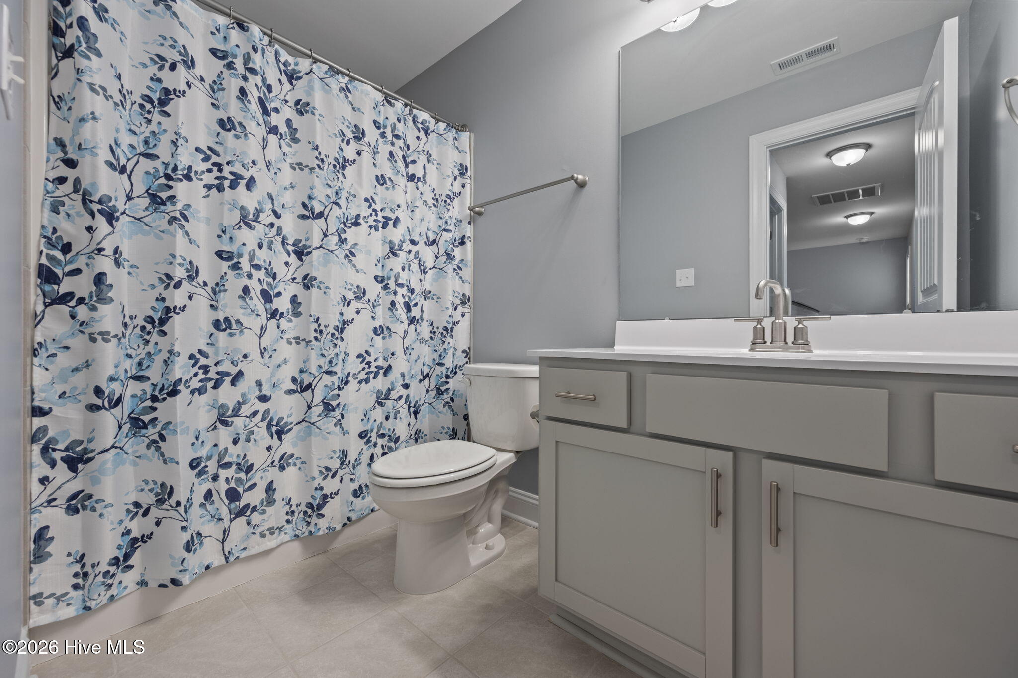 100549197 | Photo 43