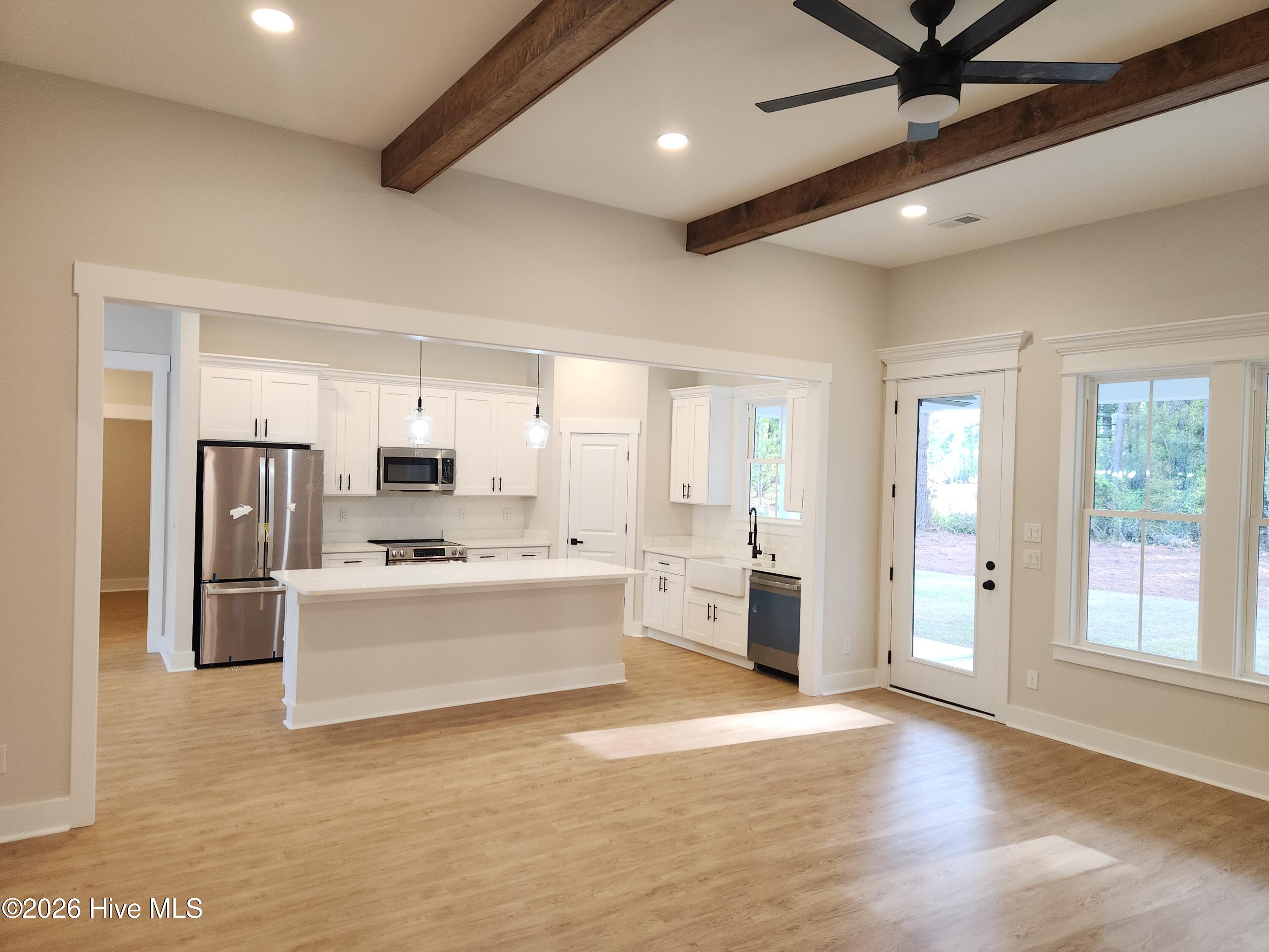 100566196 | Photo 17