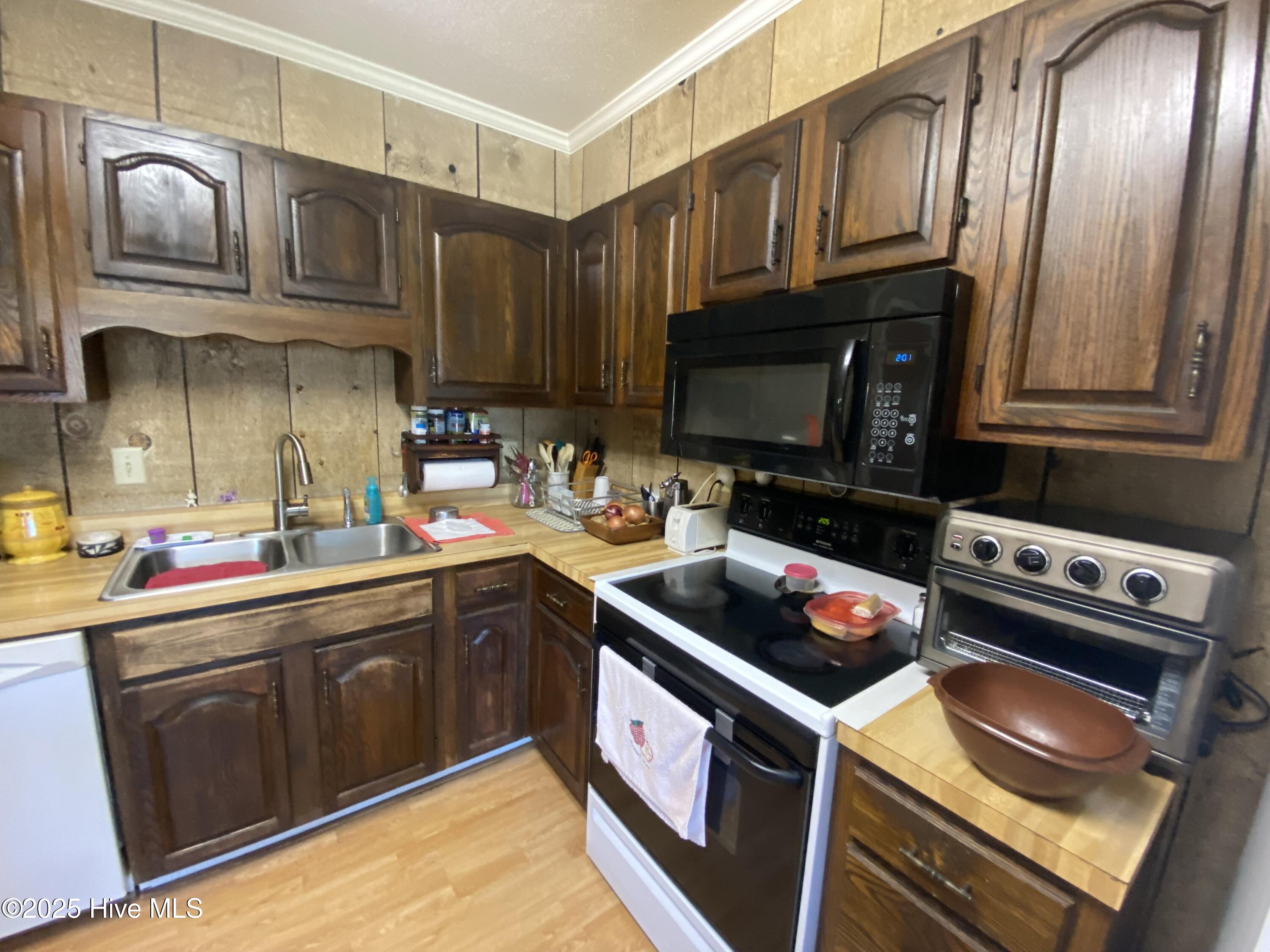 100521634 | Photo 16