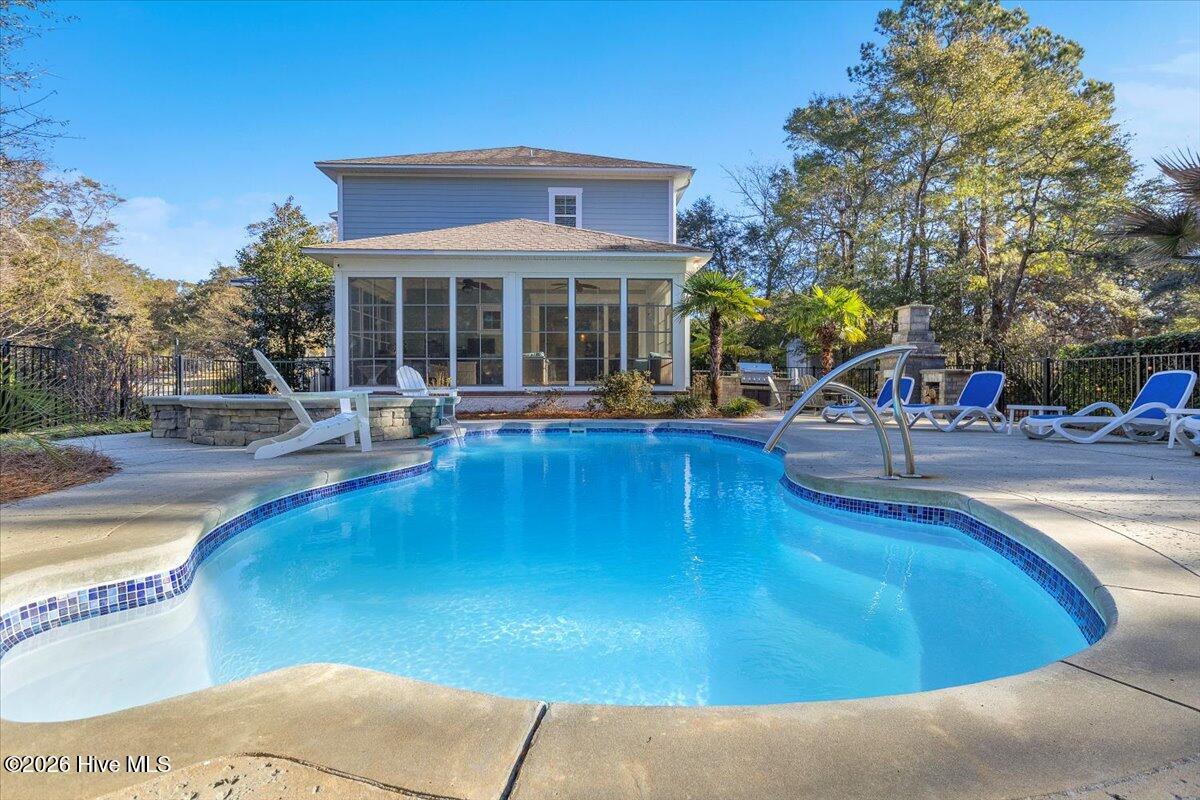 100552702 | Photo 58