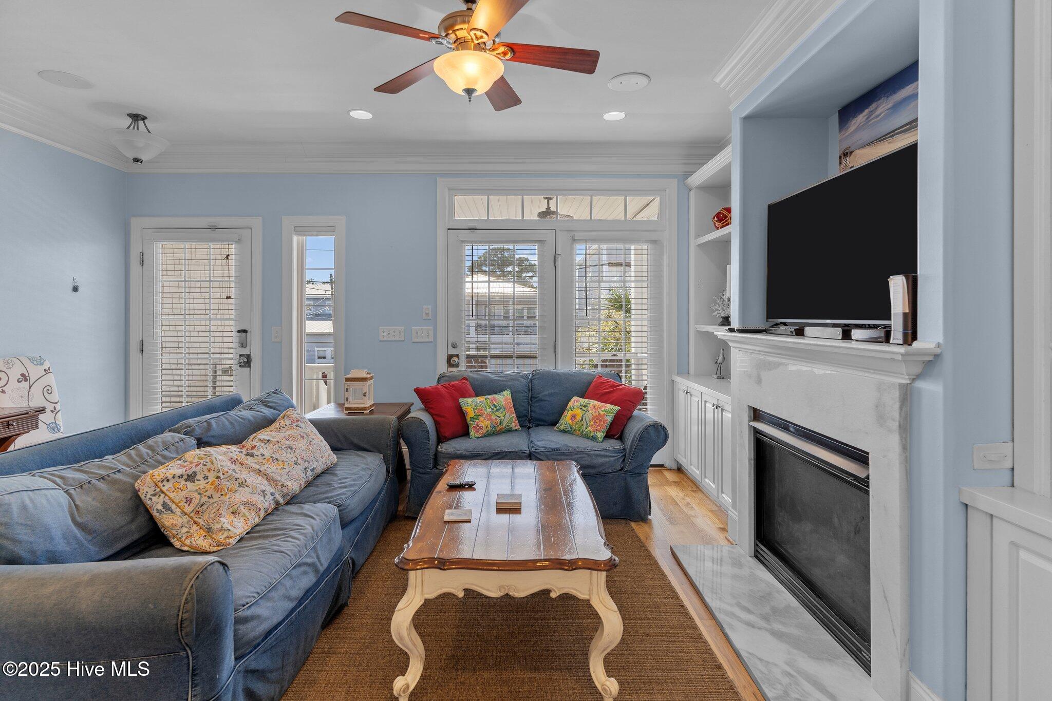 100547030 | Photo 46