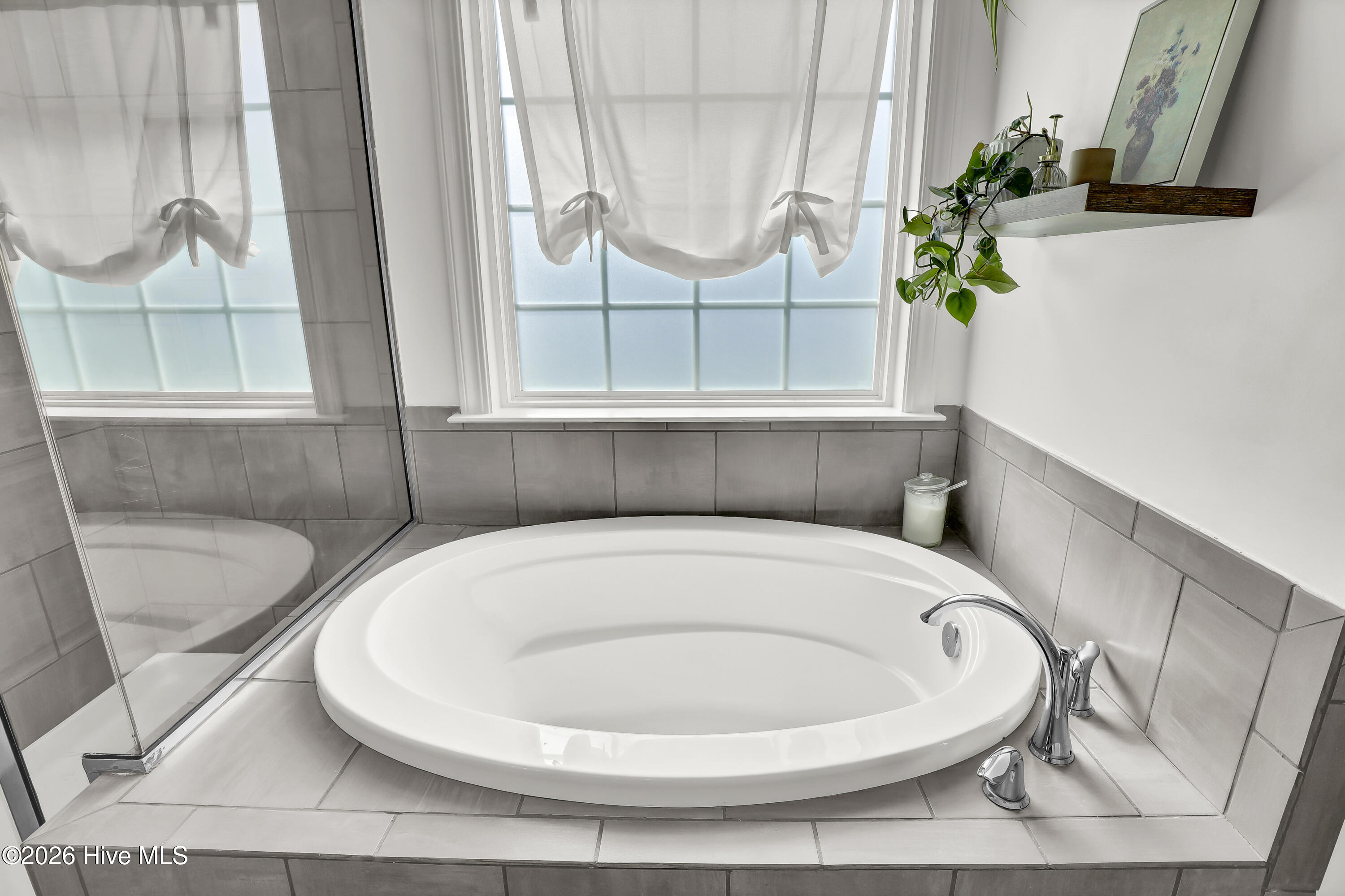 100569248 | Photo 30