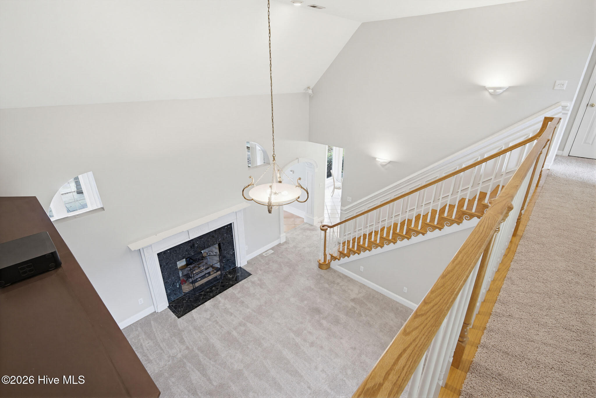 100570266 | Photo 35