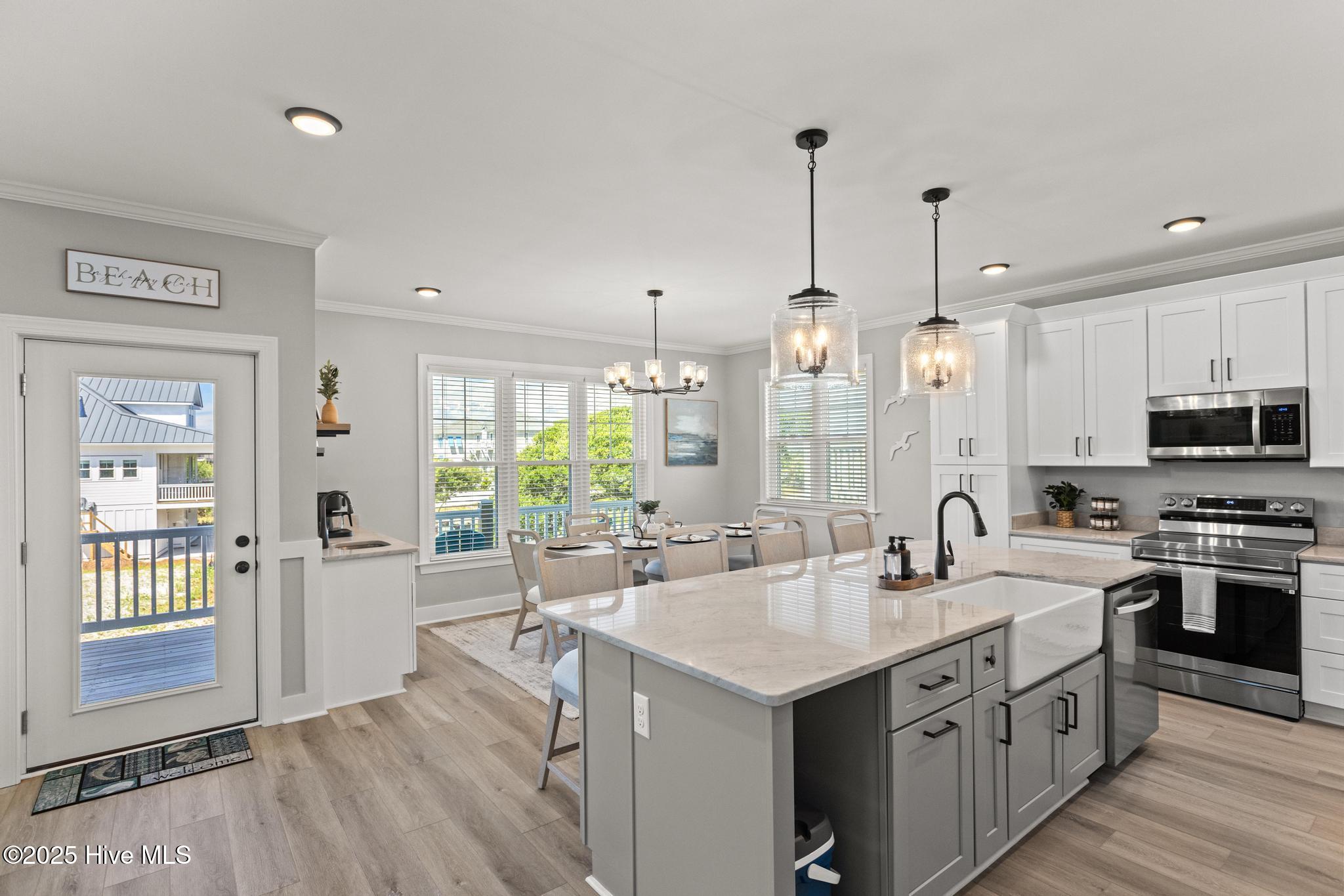 100498543 | Photo 21