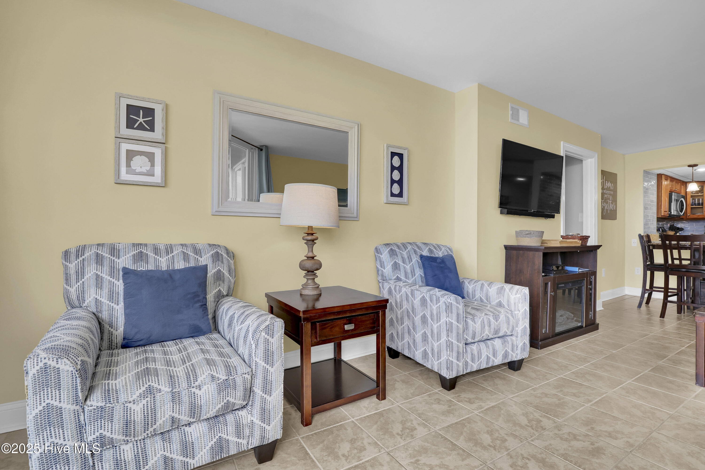 100456088 | Photo 13