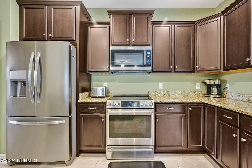 100565738 | Photo 17