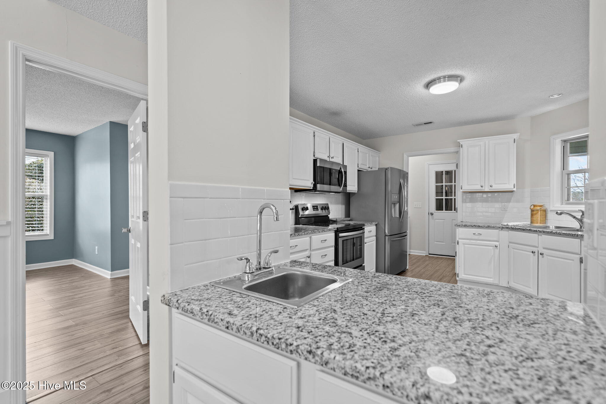 100547152 | Photo 15