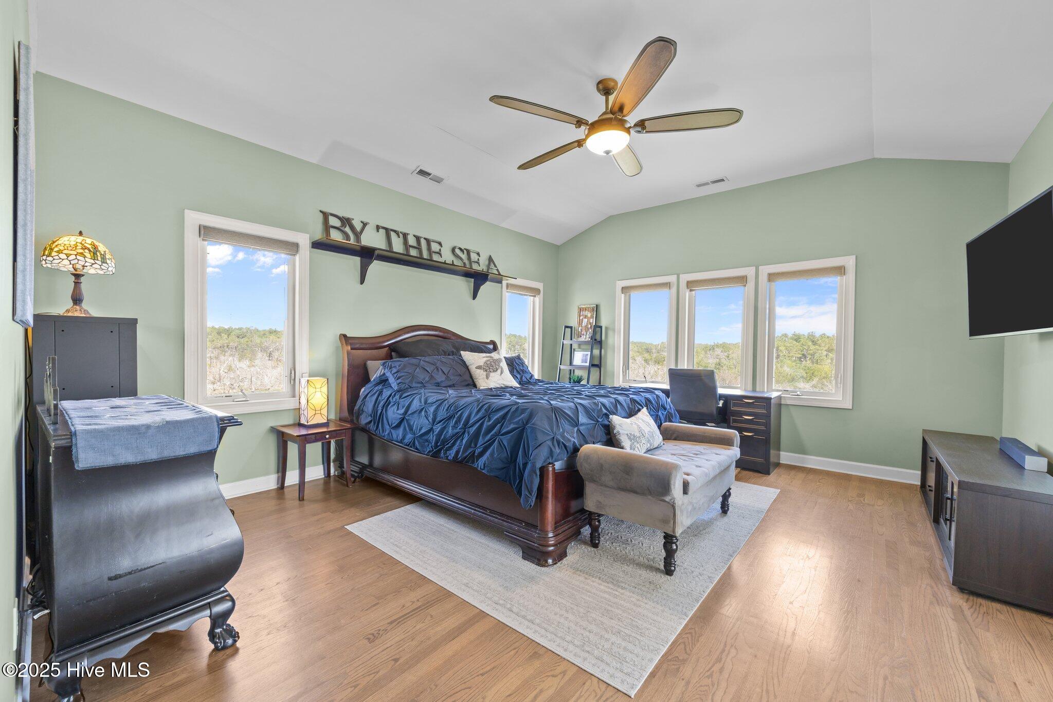 100517402 | Photo 48