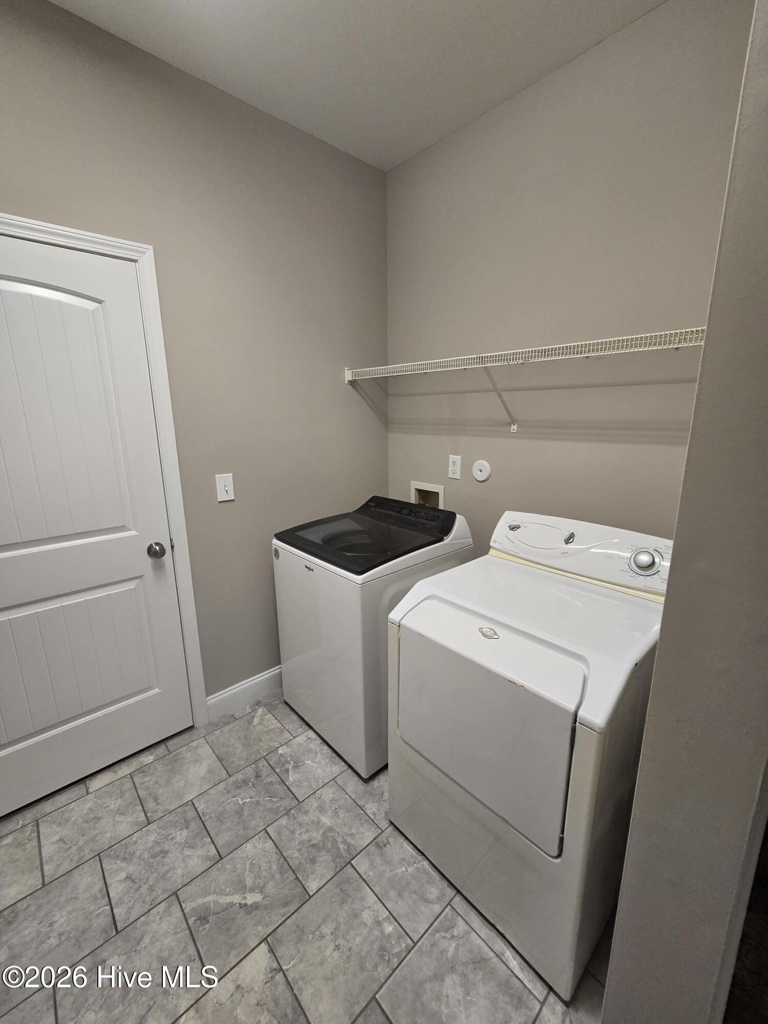 100547360 | Photo 22