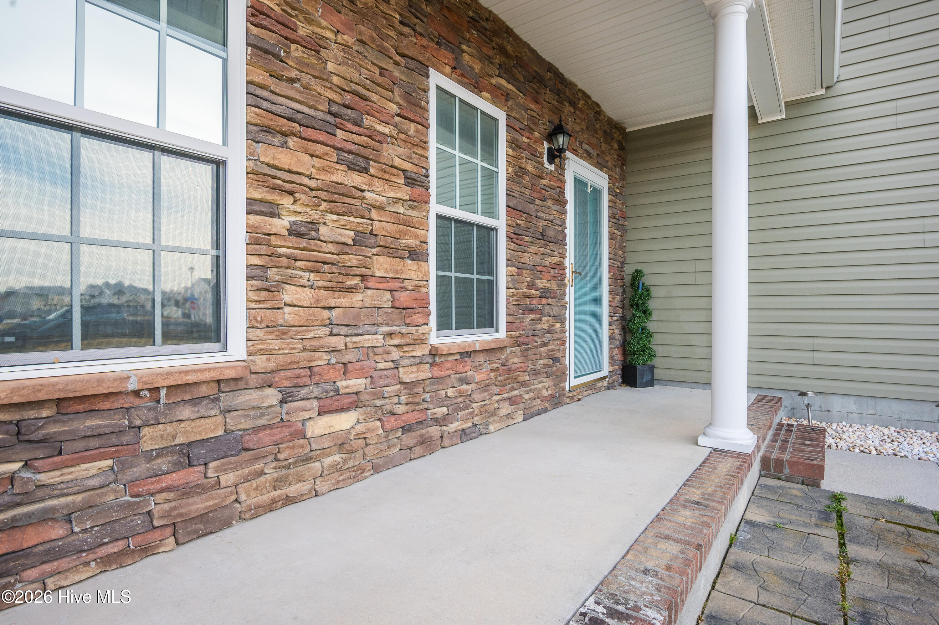 100545678 | Photo 62