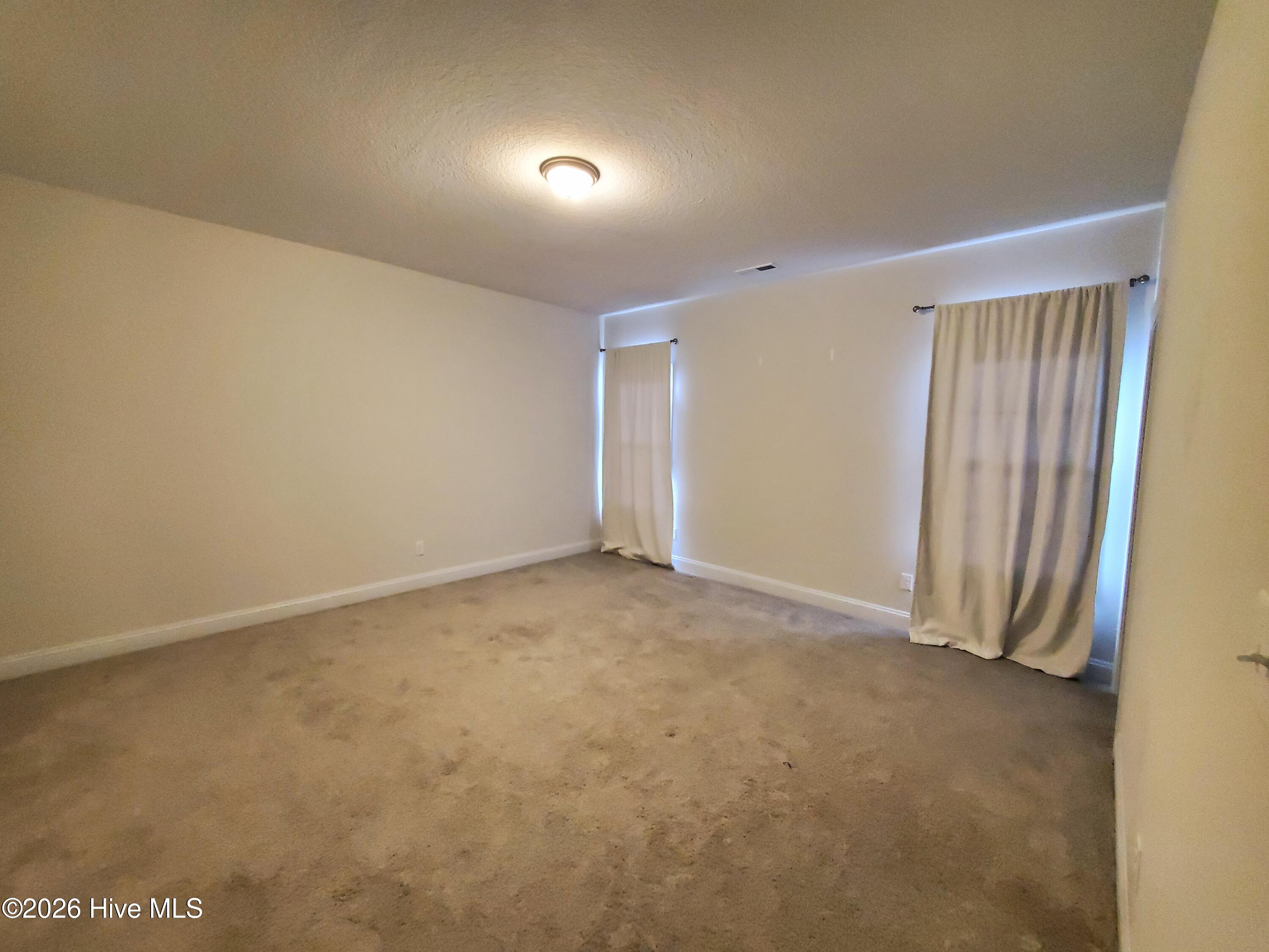 100554892 | Photo 15