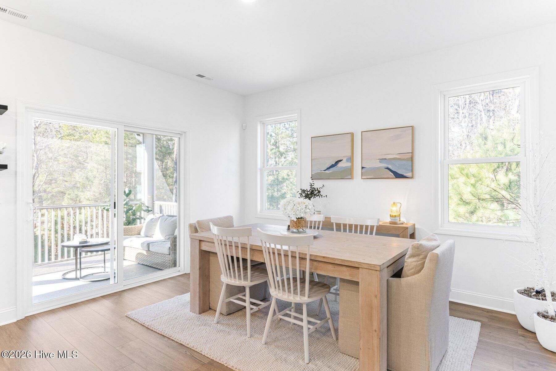 100547333 | Photo 28