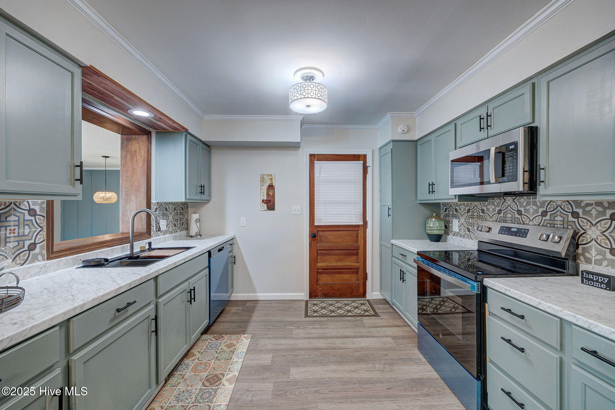 100534664 | Photo 14