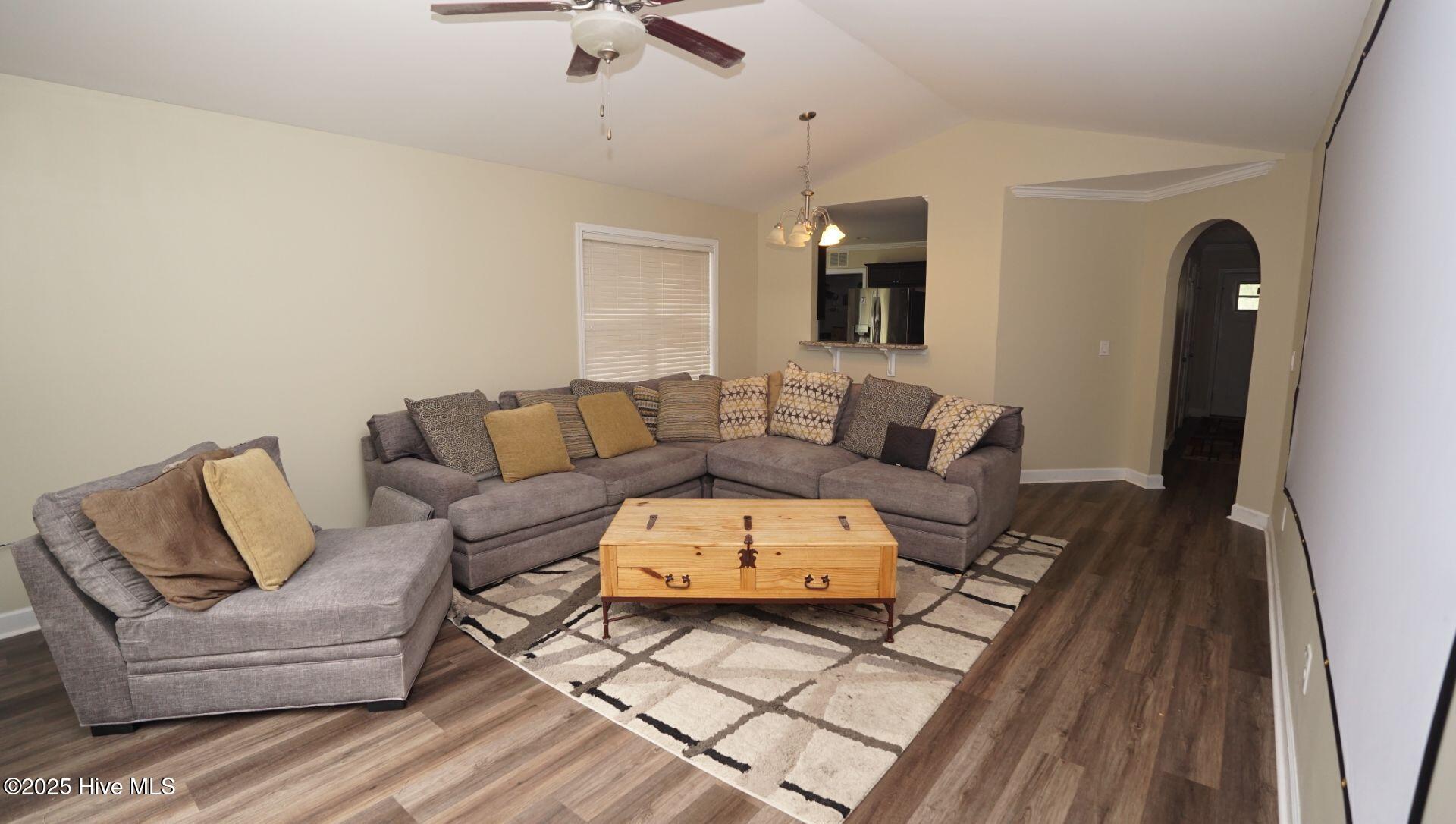 100538035 | Photo 13