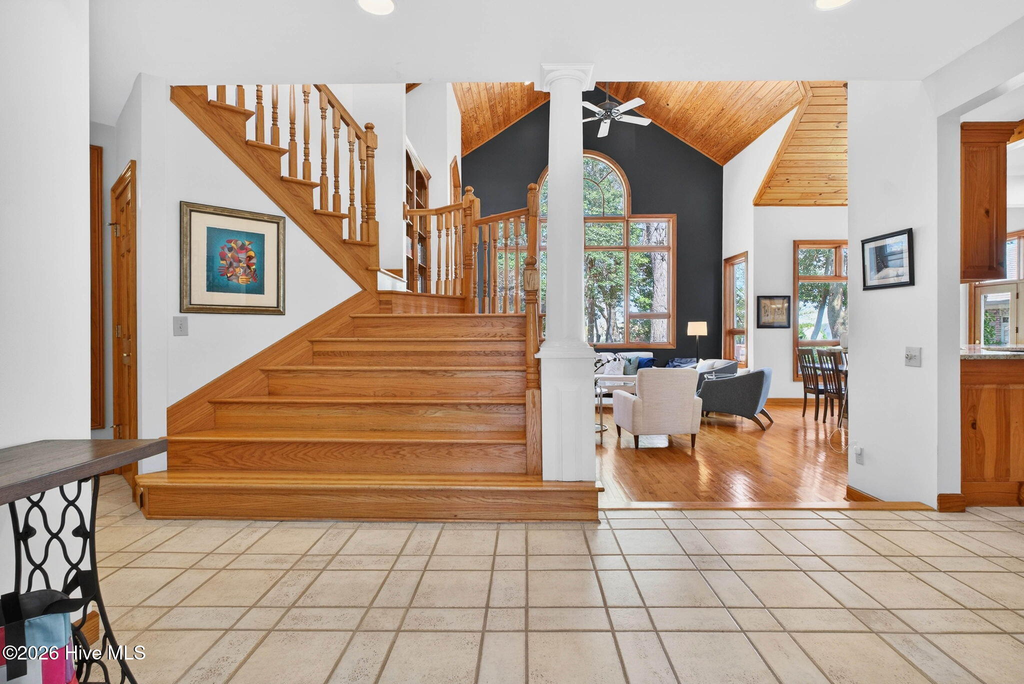 100564885 | Photo 19