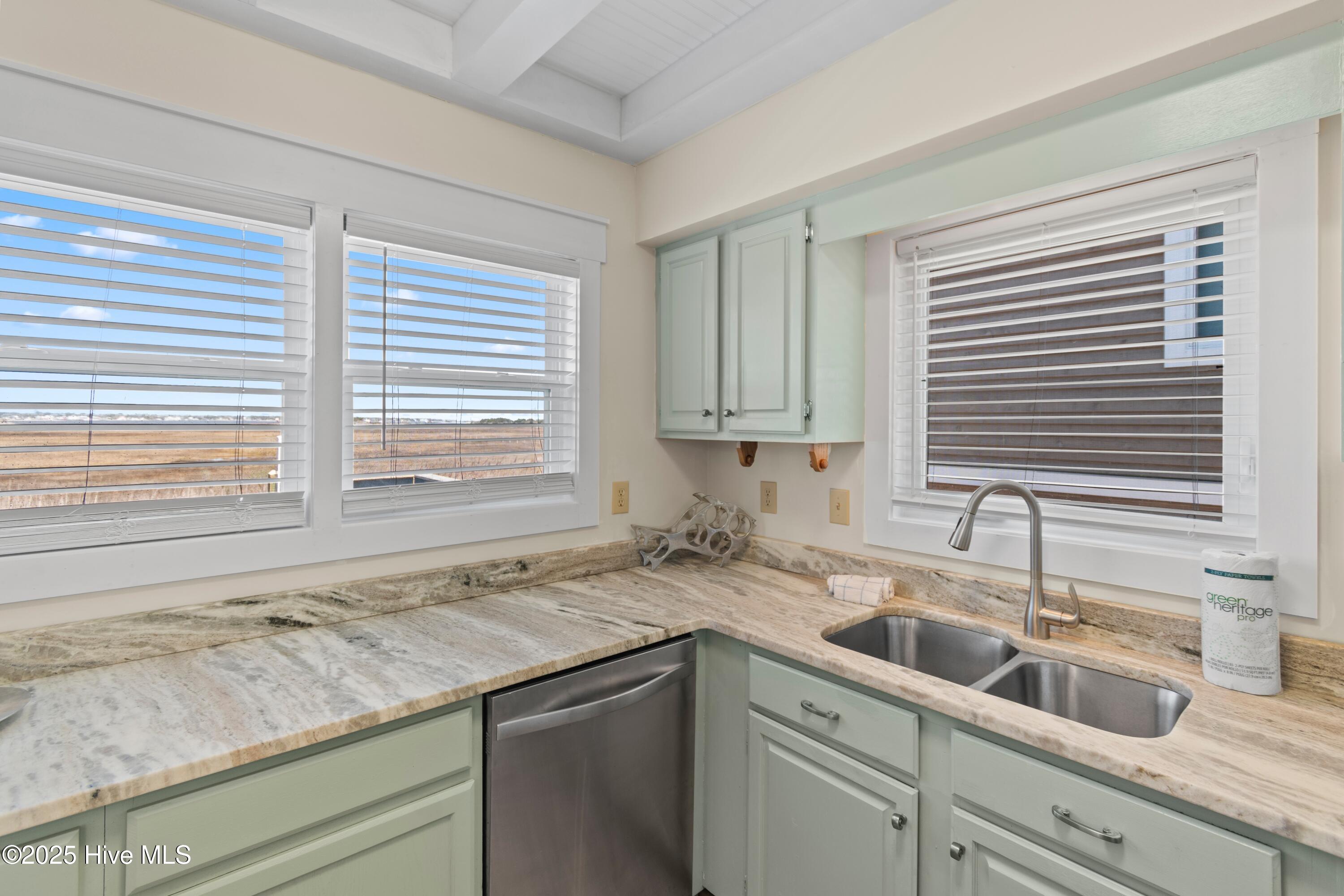 100494024 | Photo 19