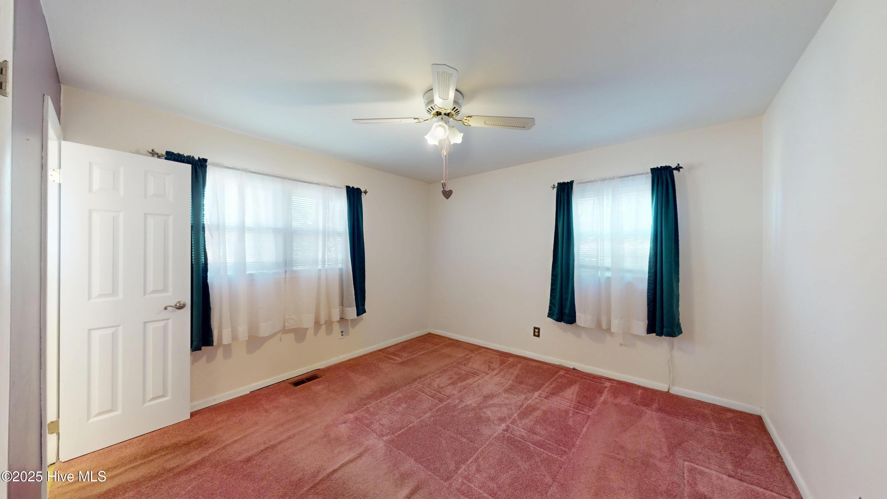 100541528 | Photo 28