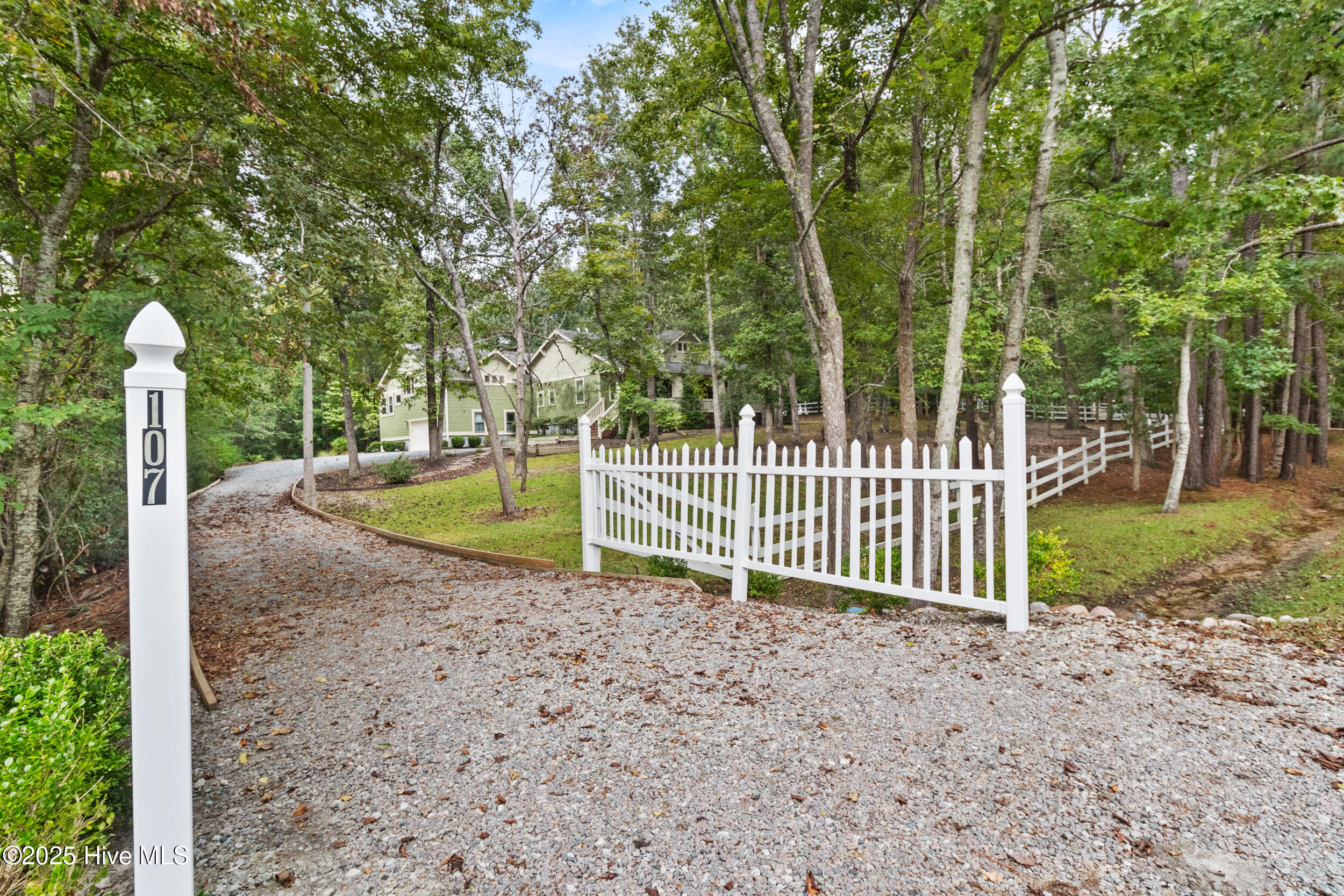 107 Overlook Drive, Hampstead, NC 28443 – photo 9: 12_entrance