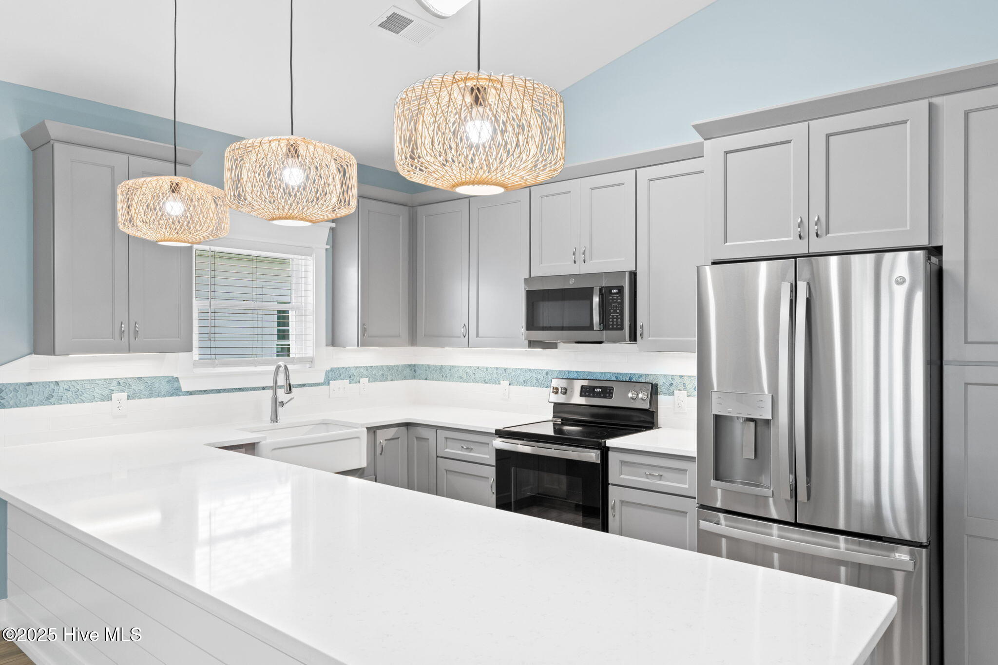 100524435 | Photo 12