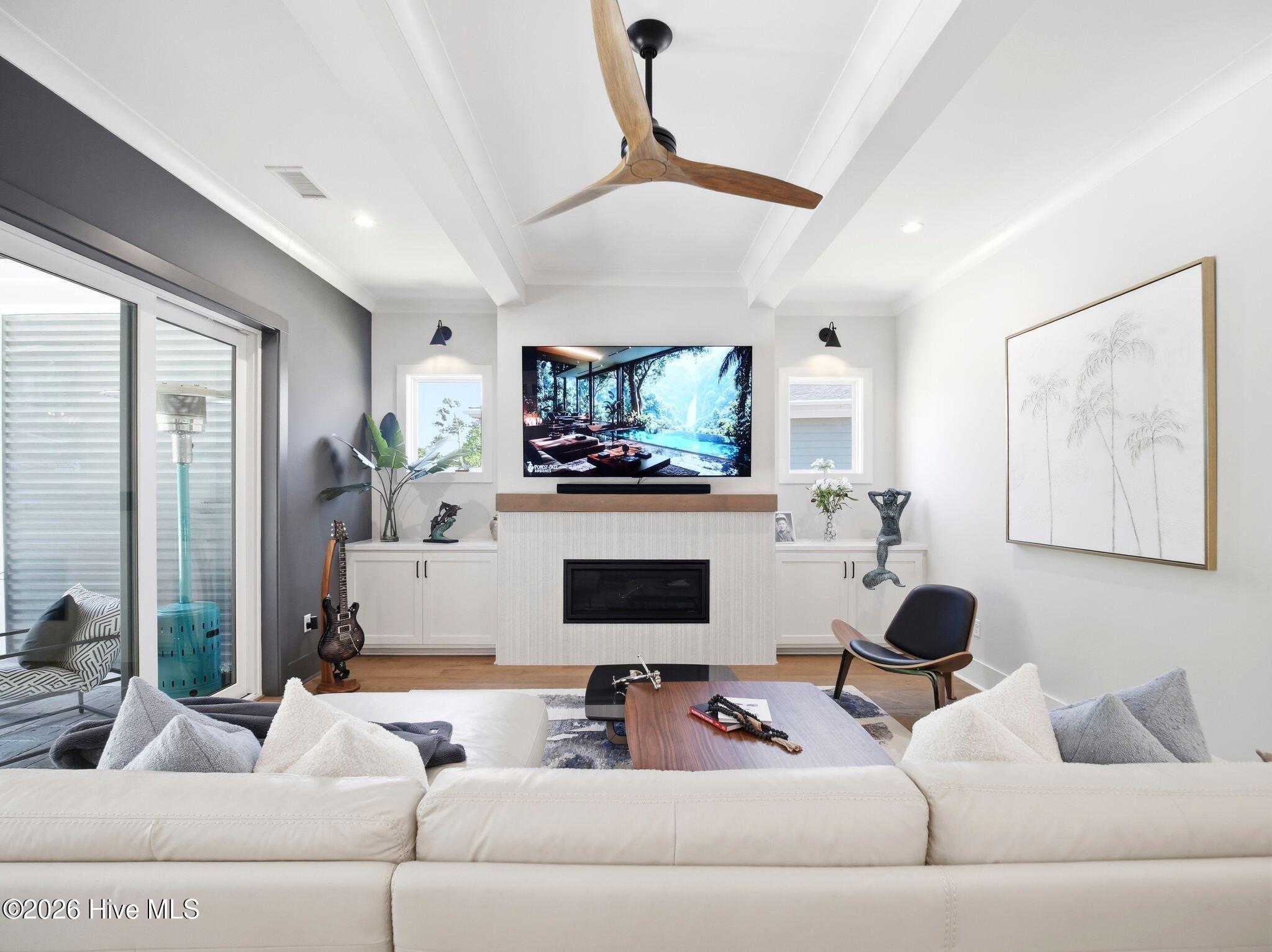 100569019 | Photo 26