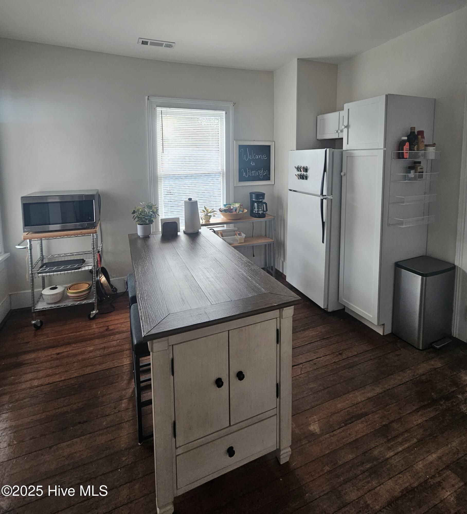 100529607 | Photo 14